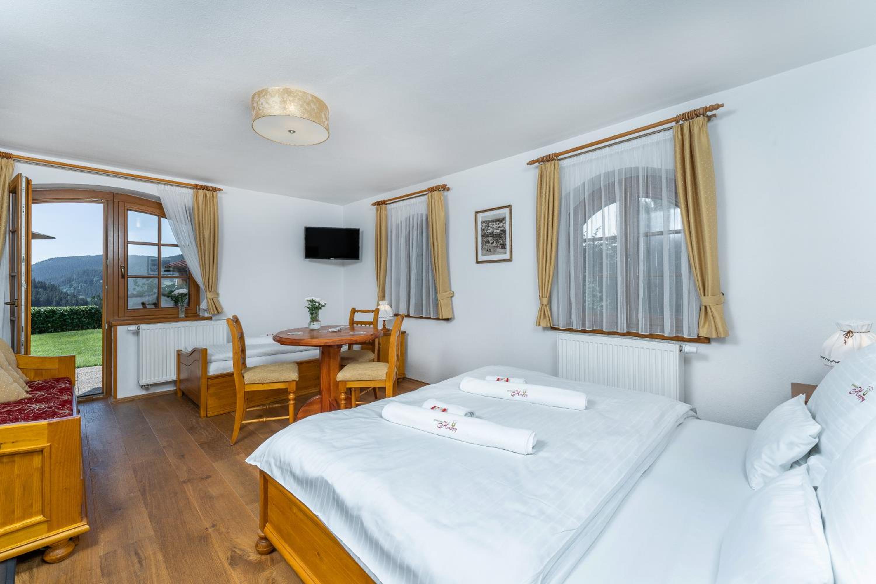 Deluxe Double or Twin Room with Mountain View photo 2
