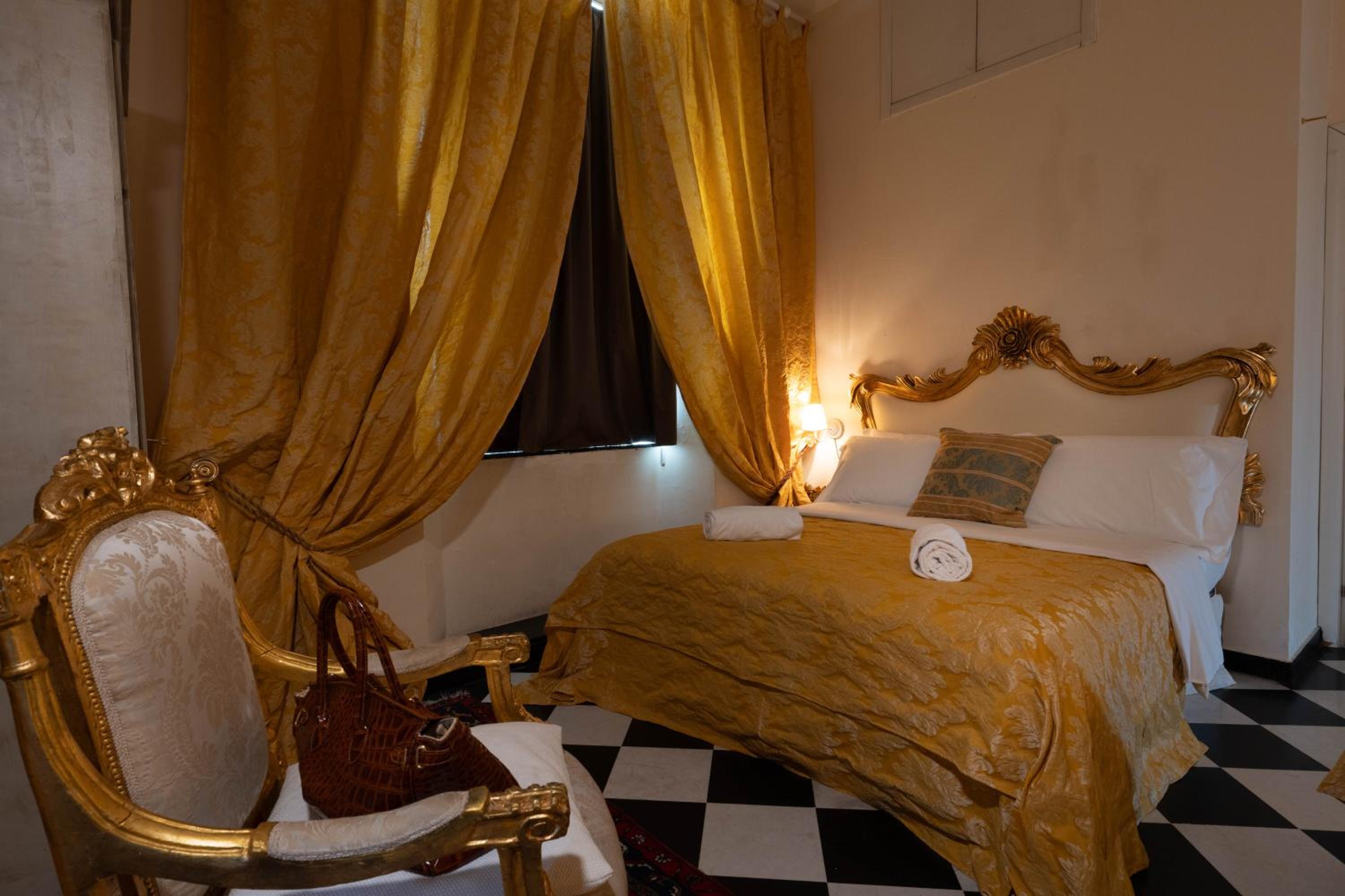 Deluxe Suite - Photo 3