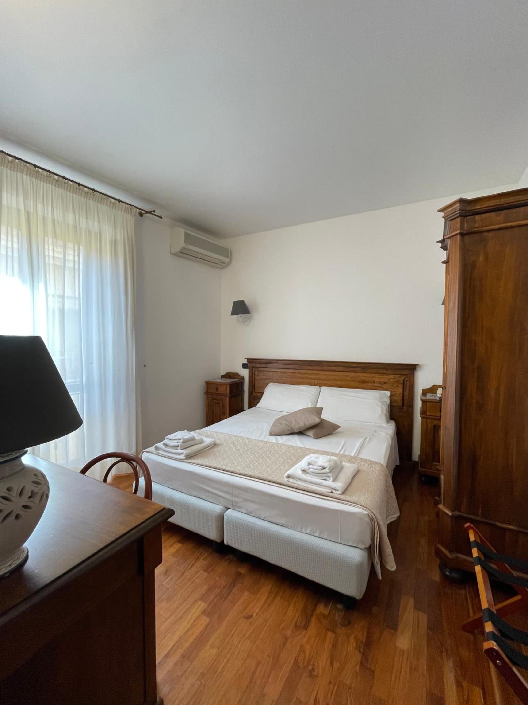 Small Double Room photo 1