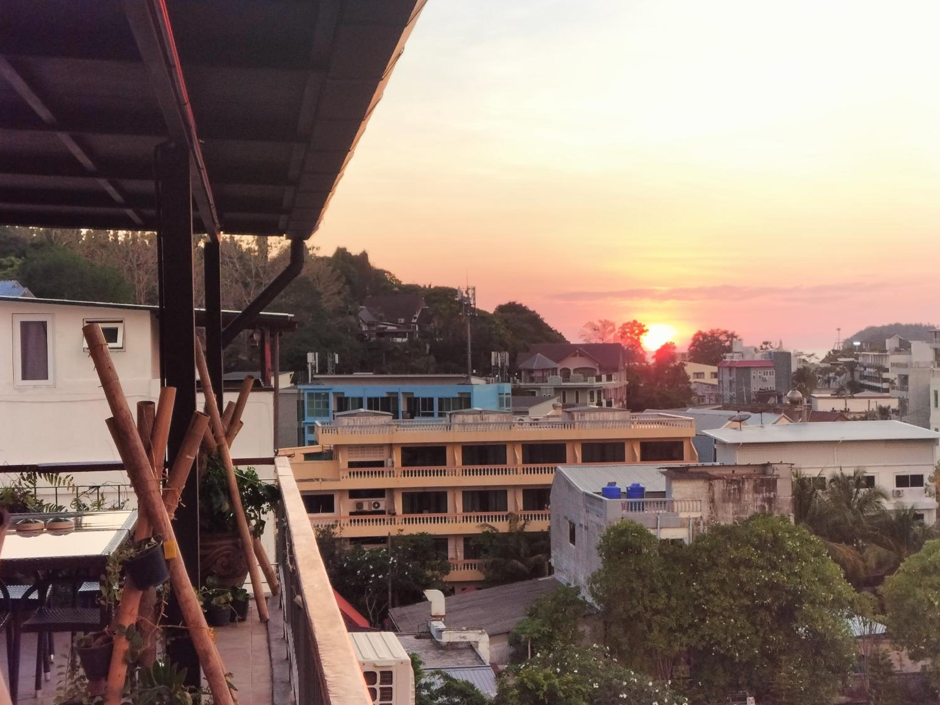 Studio with Mountain View - Photo 18
