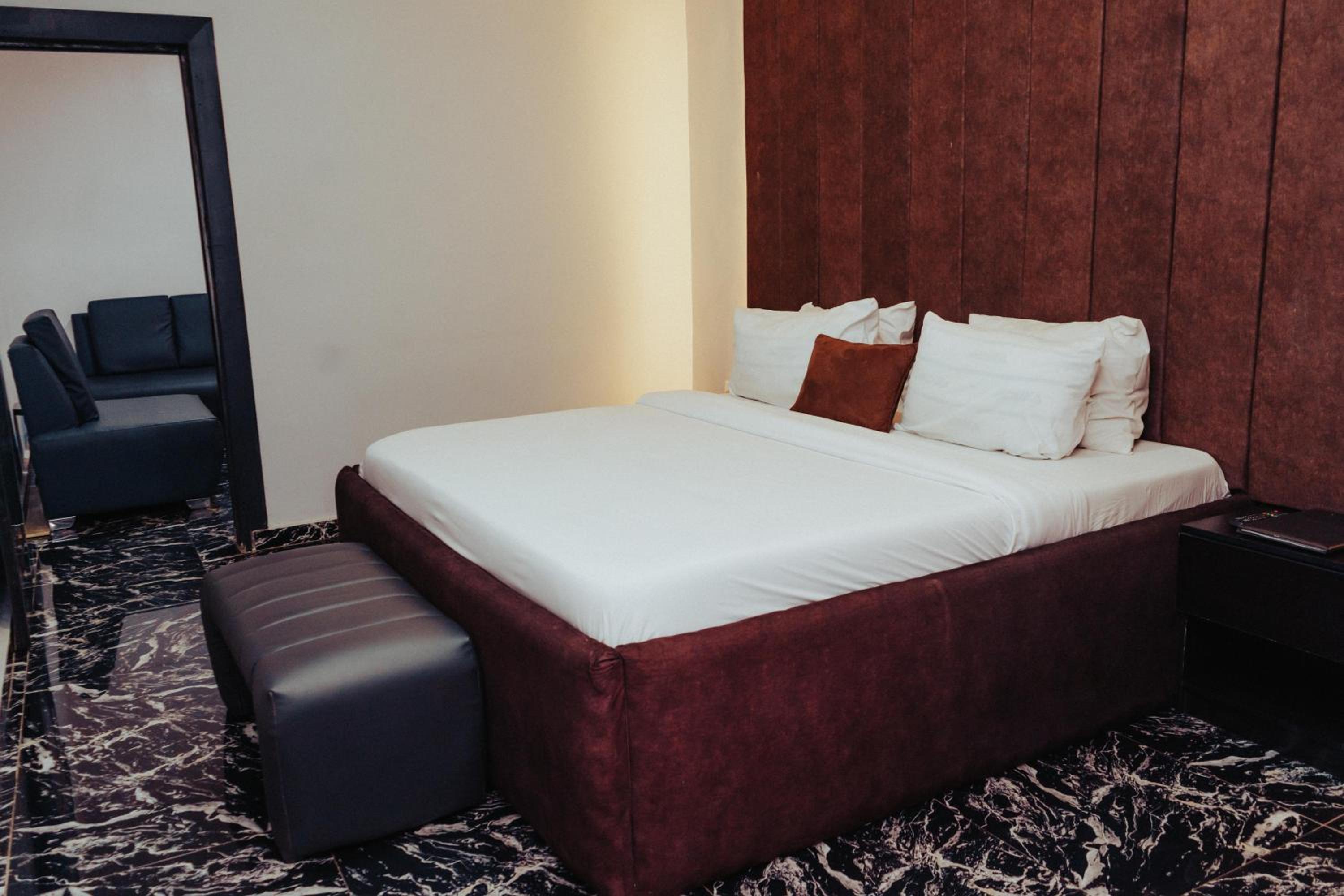 One-Bedroom Suite photo 3