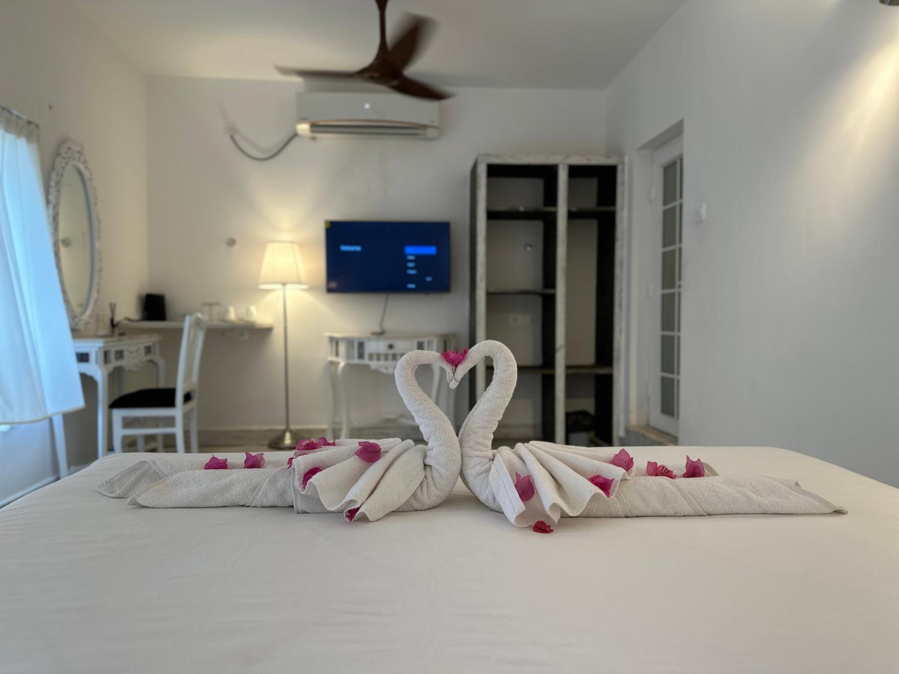 Deluxe King Room photo 1