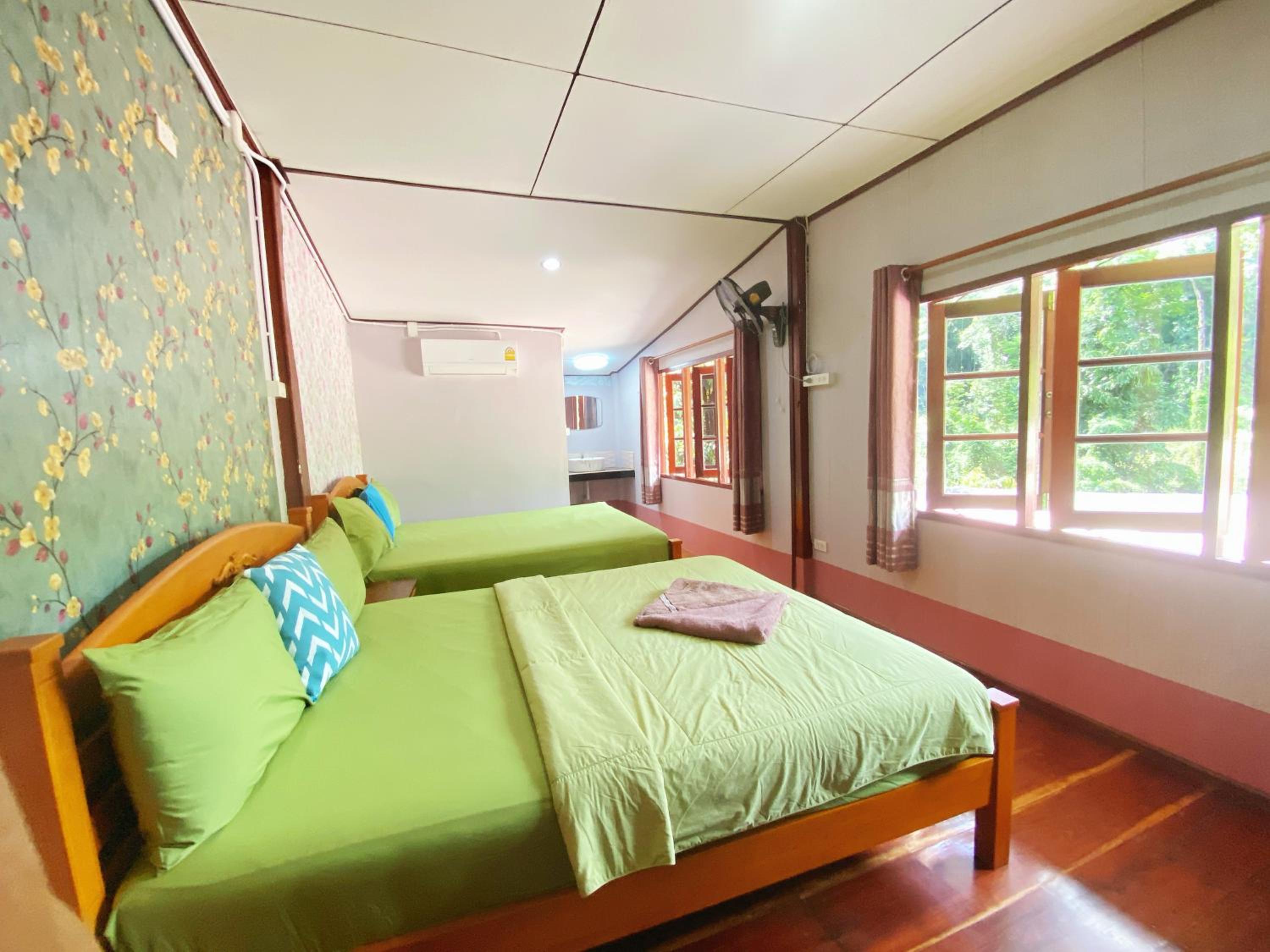 Budget Twin Room - Photo 5