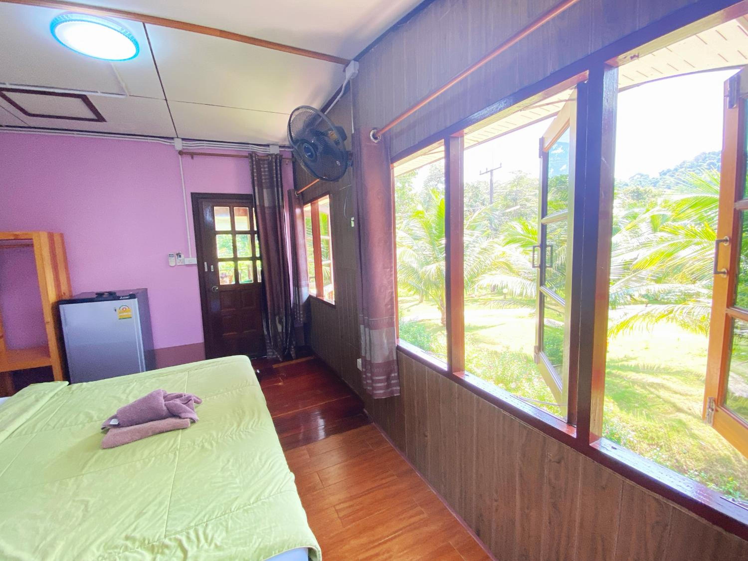 Economy Double Room - Photo 11