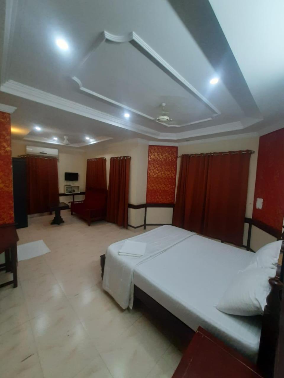 Deluxe Family Room photo 1