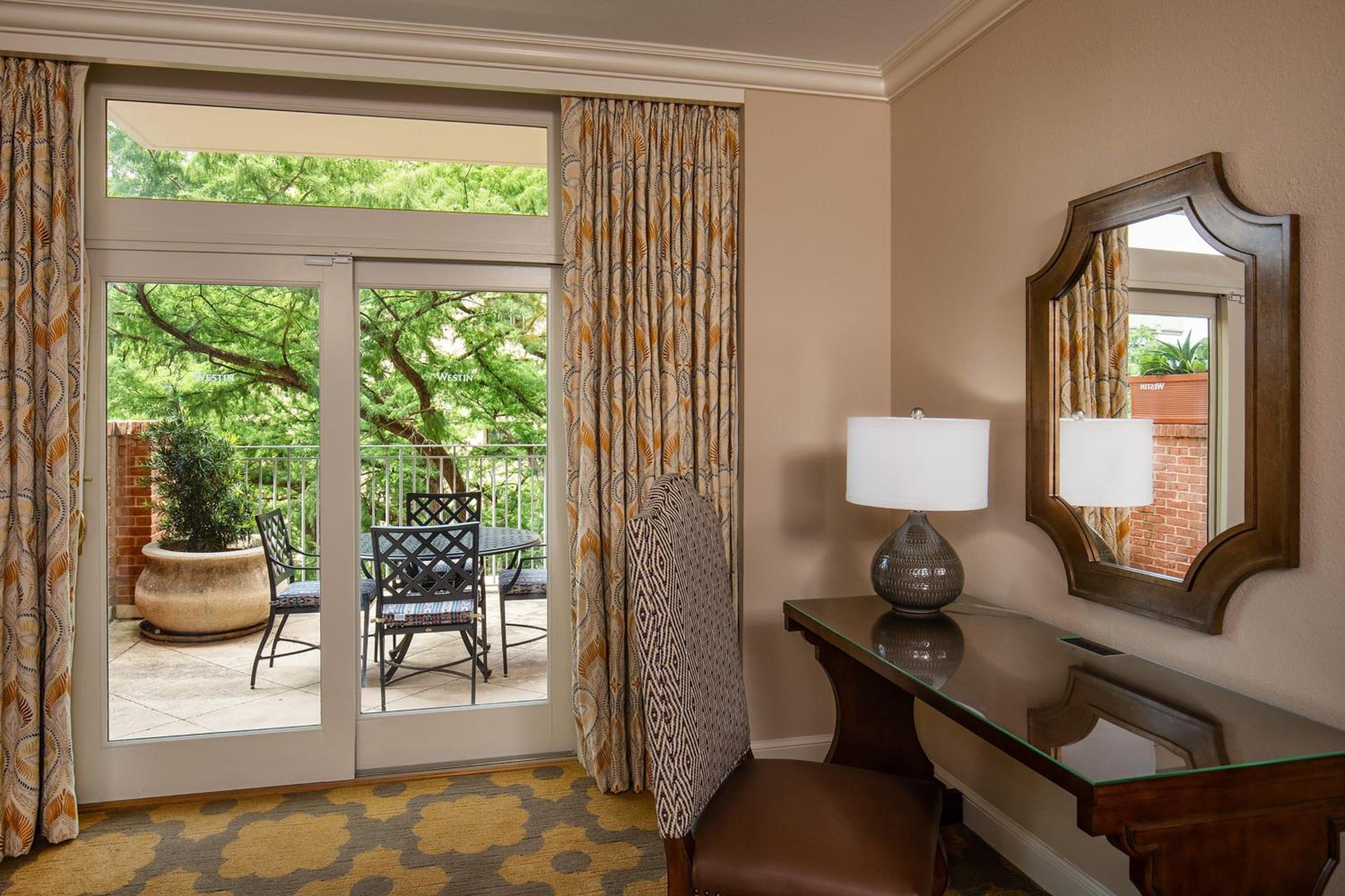 Terrace King, Guest room, 1 King, River Side view, Balcony - Photo 4