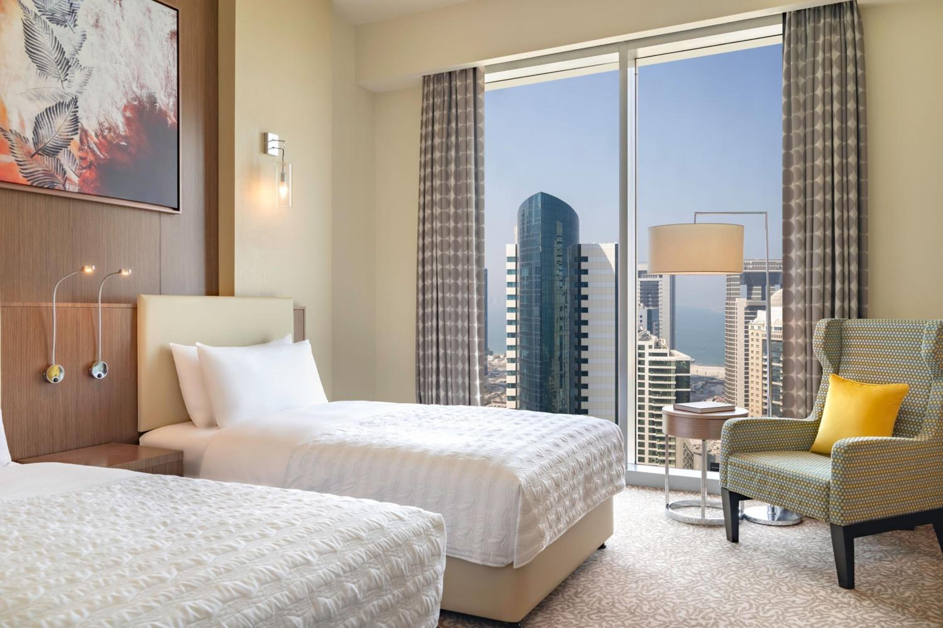 Deluxe Twin Room with Beach Access - Photo 3