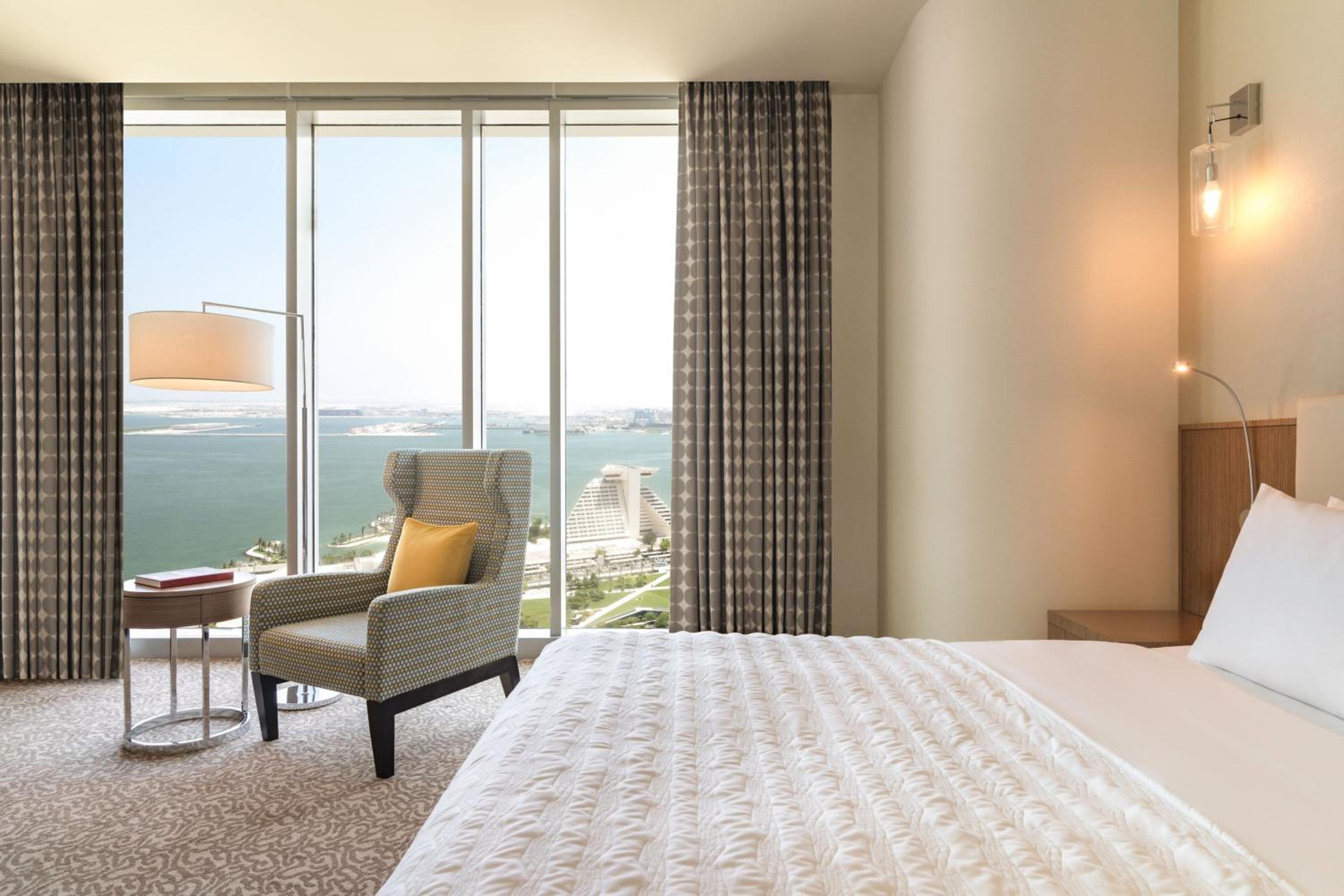 Le Meridien Club King Room with Beach Access - Photo 1