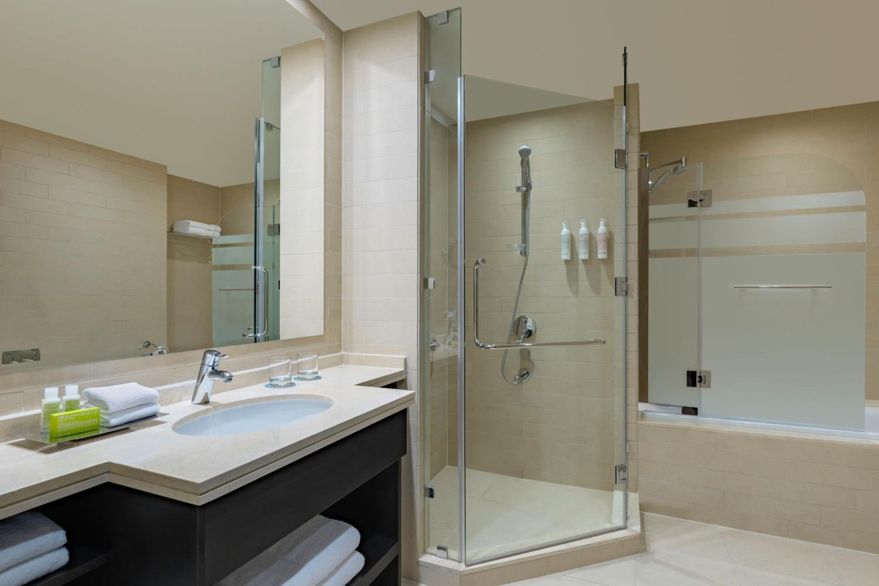 Le Meridien Club Suite, 1 Bedroom Executive Suite, 1 King - Photo 5