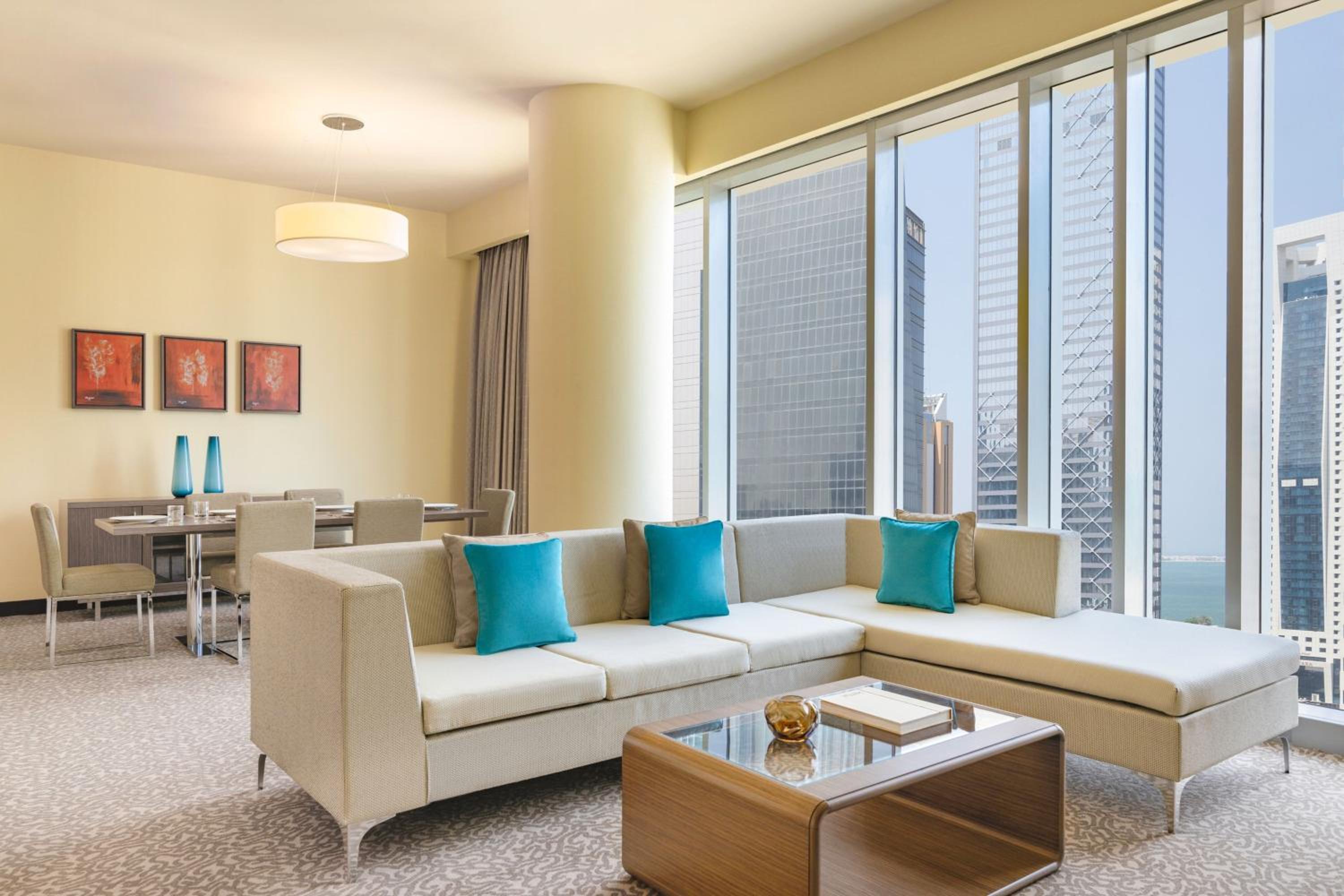 One-Bedroom Apartment with City View - Photo 1