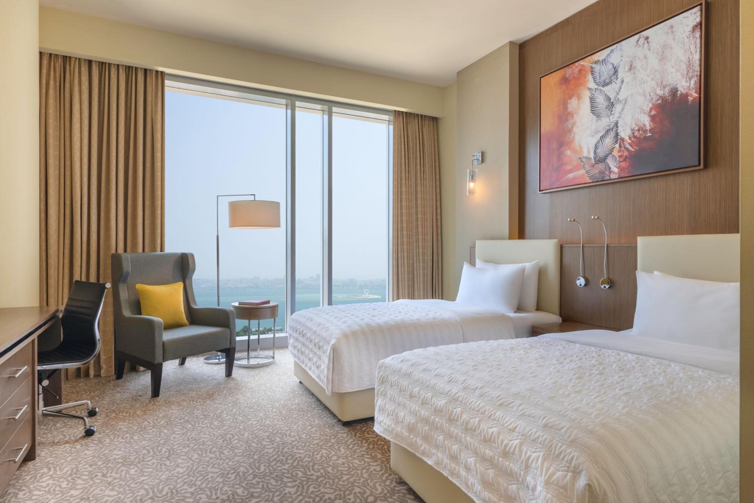 2 Bedroom Apartment, Sea View, 1 King and 2 Single Beds - Photo 3