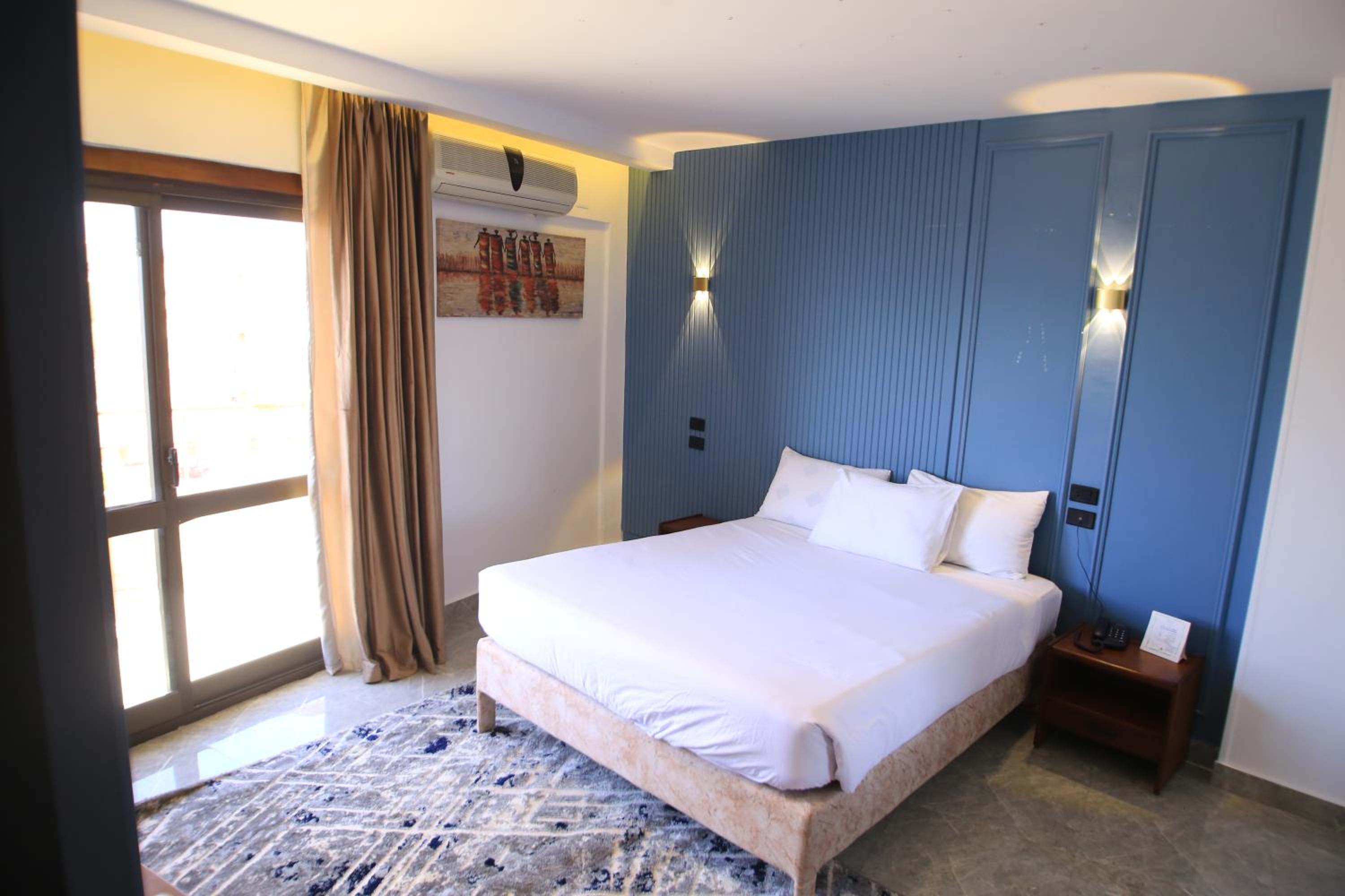 Deluxe Junior Suite photo 1
