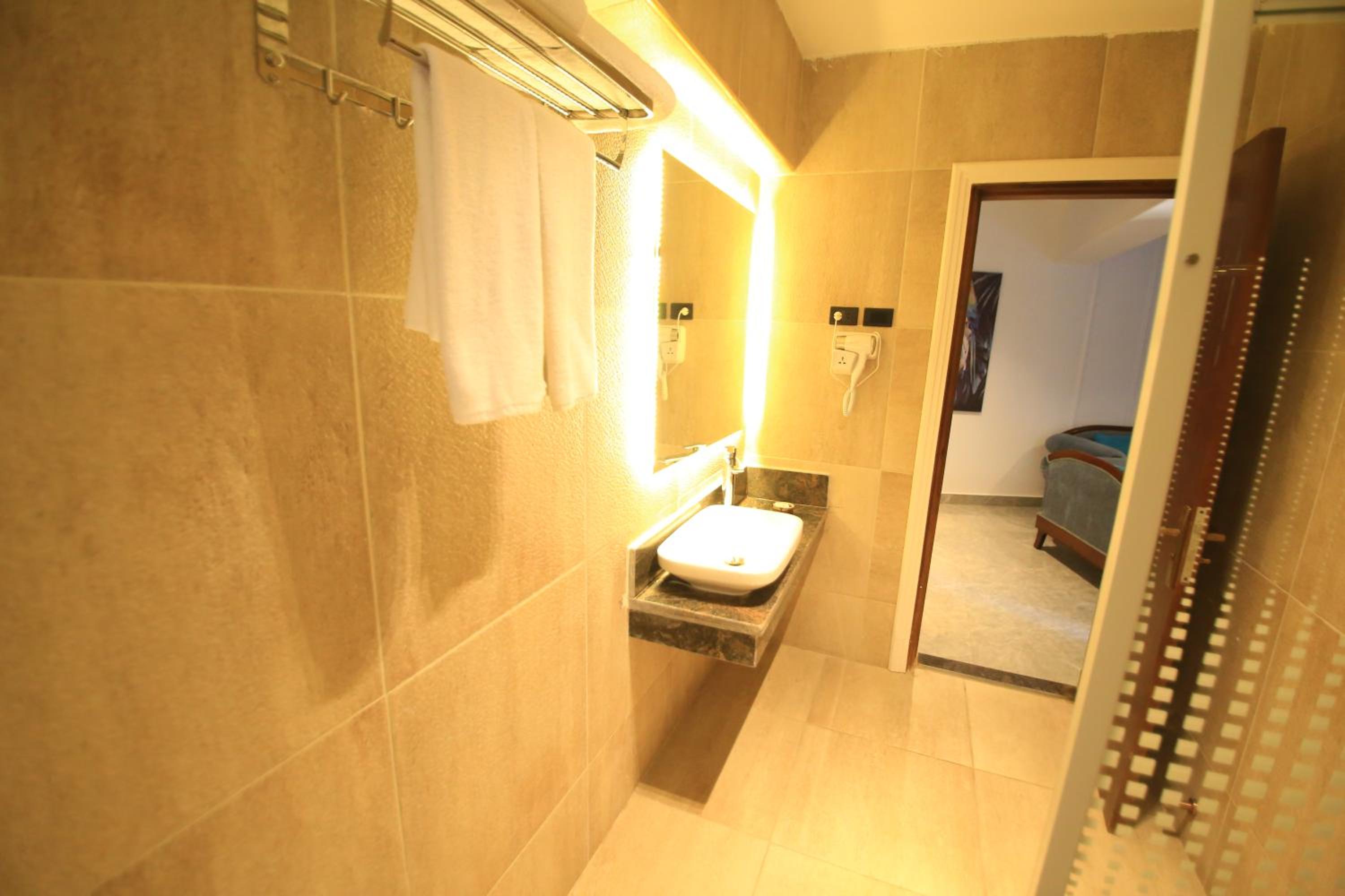 Luxury Triple Room photo 2
