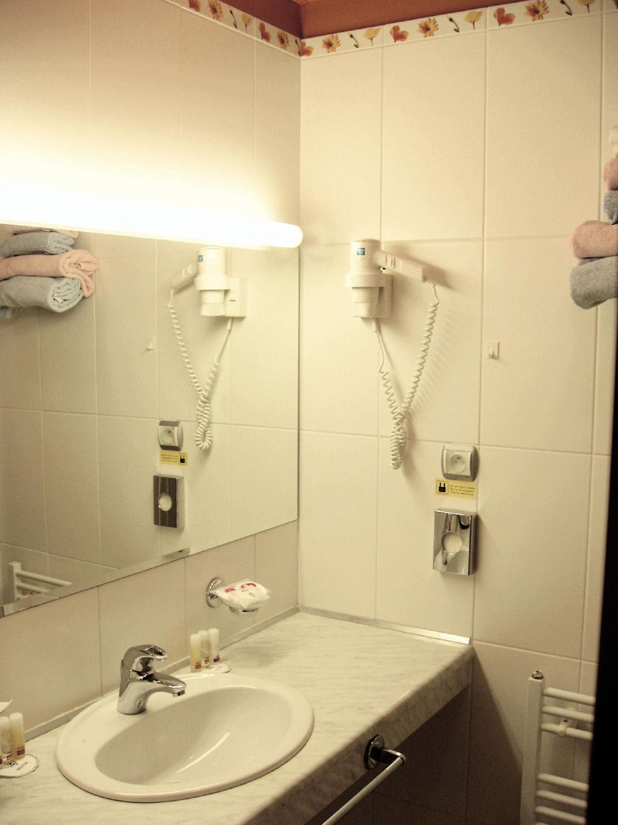 Superior Room with Wellness Access /Alameda wing/ - Photo 2