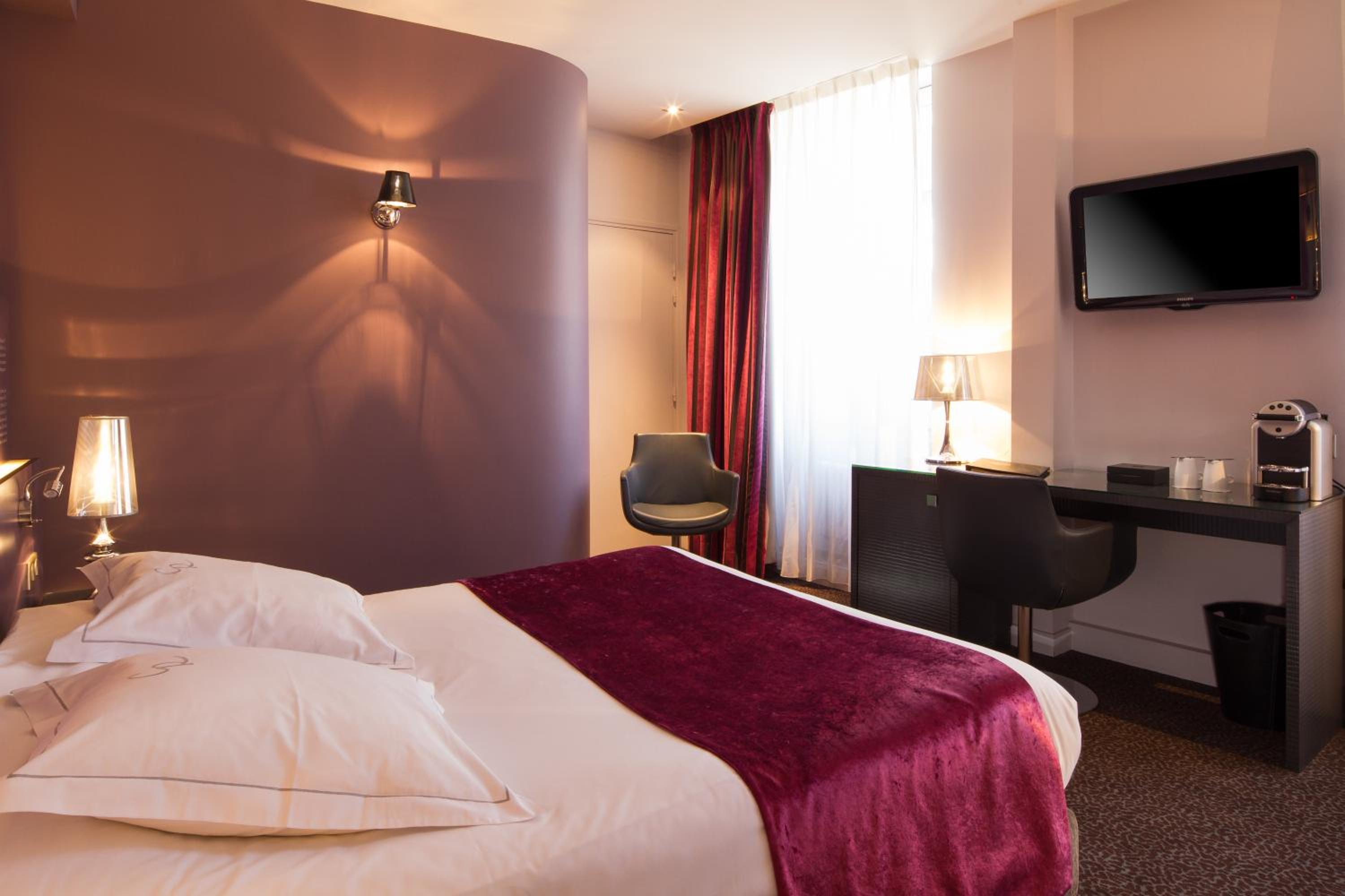 Deluxe Room - Photo 2