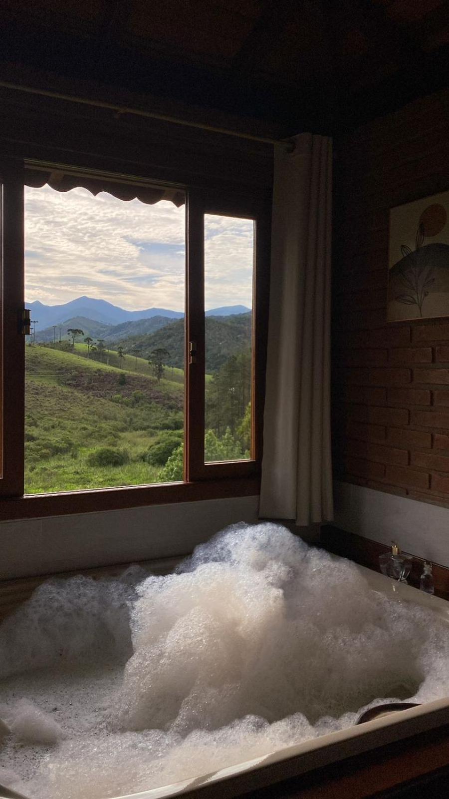 Deluxe Suite with Spa Bath - Photo 27