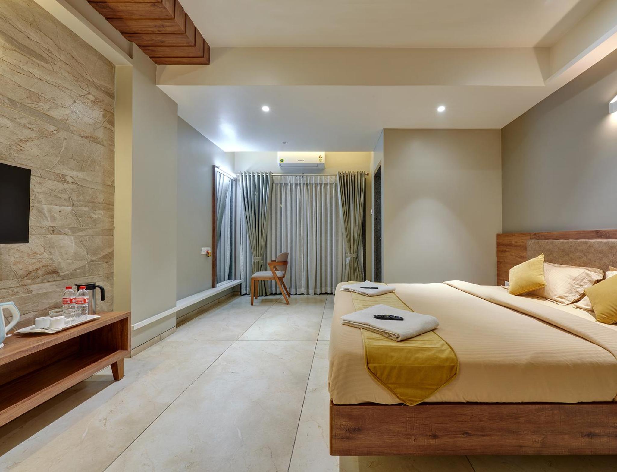 Deluxe Room AC