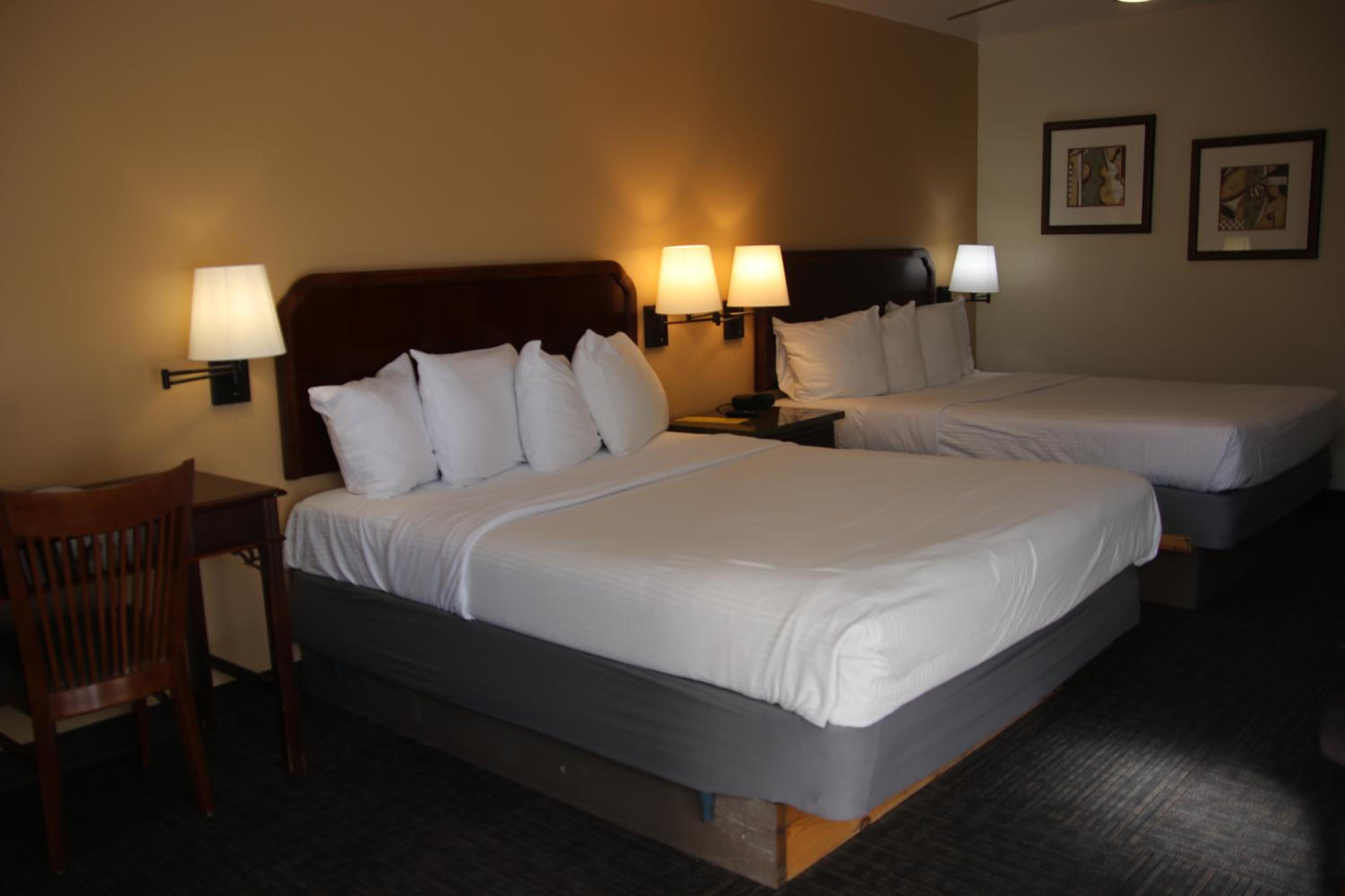 Double Room with Private Bathroom - Photo 3