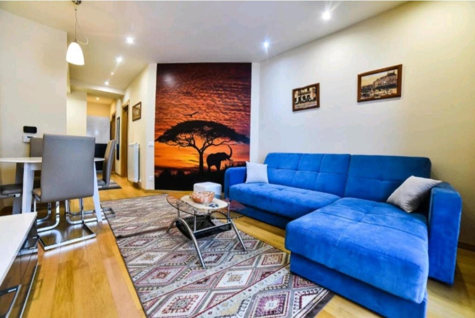 One-Bedroom Apartment photo 1