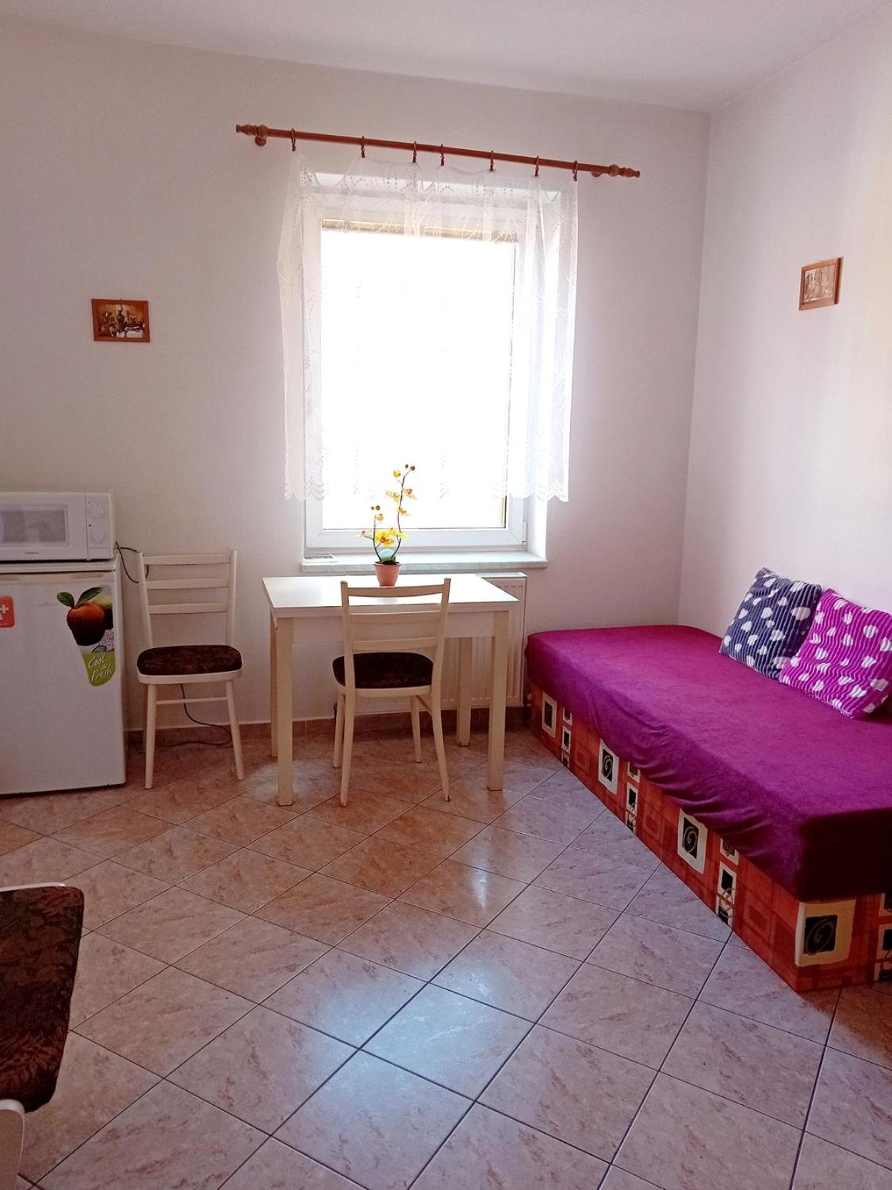 Apartment - Photo 3