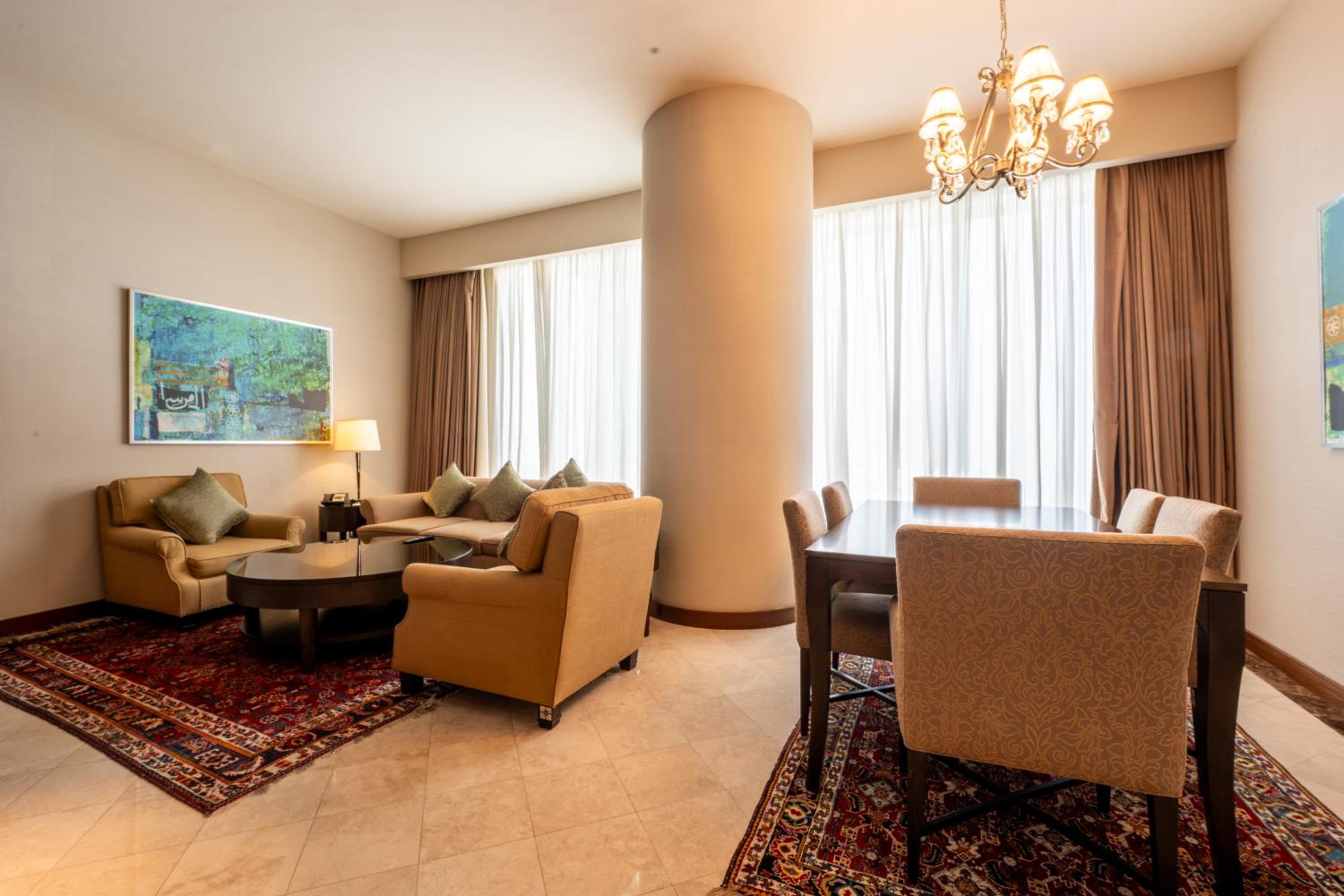 2 Bedroom Apartment, Bedroom 1: 1 King, Bedroom 2: 1 King - Photo 1