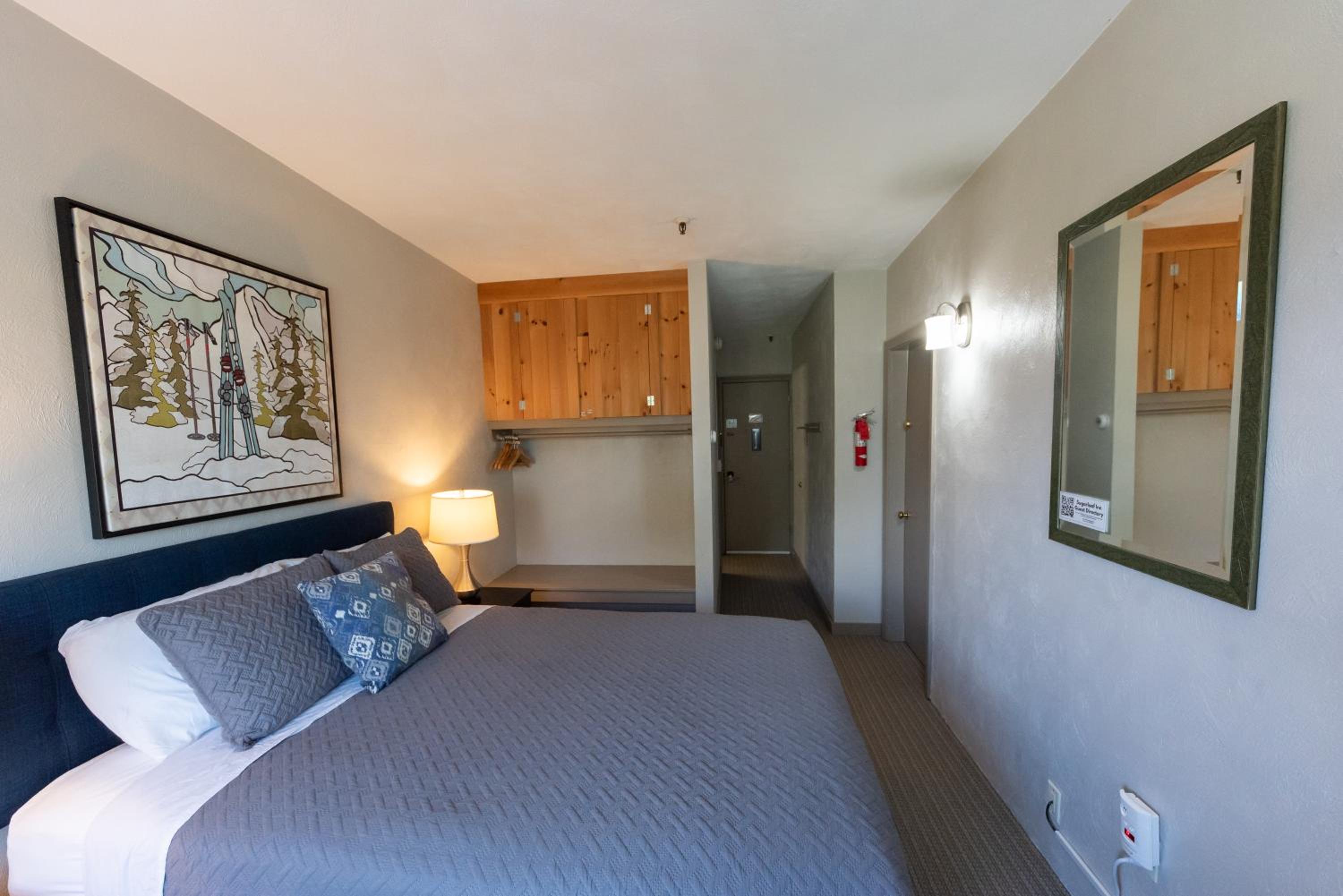 Family Room with Private Bathroom photo 1