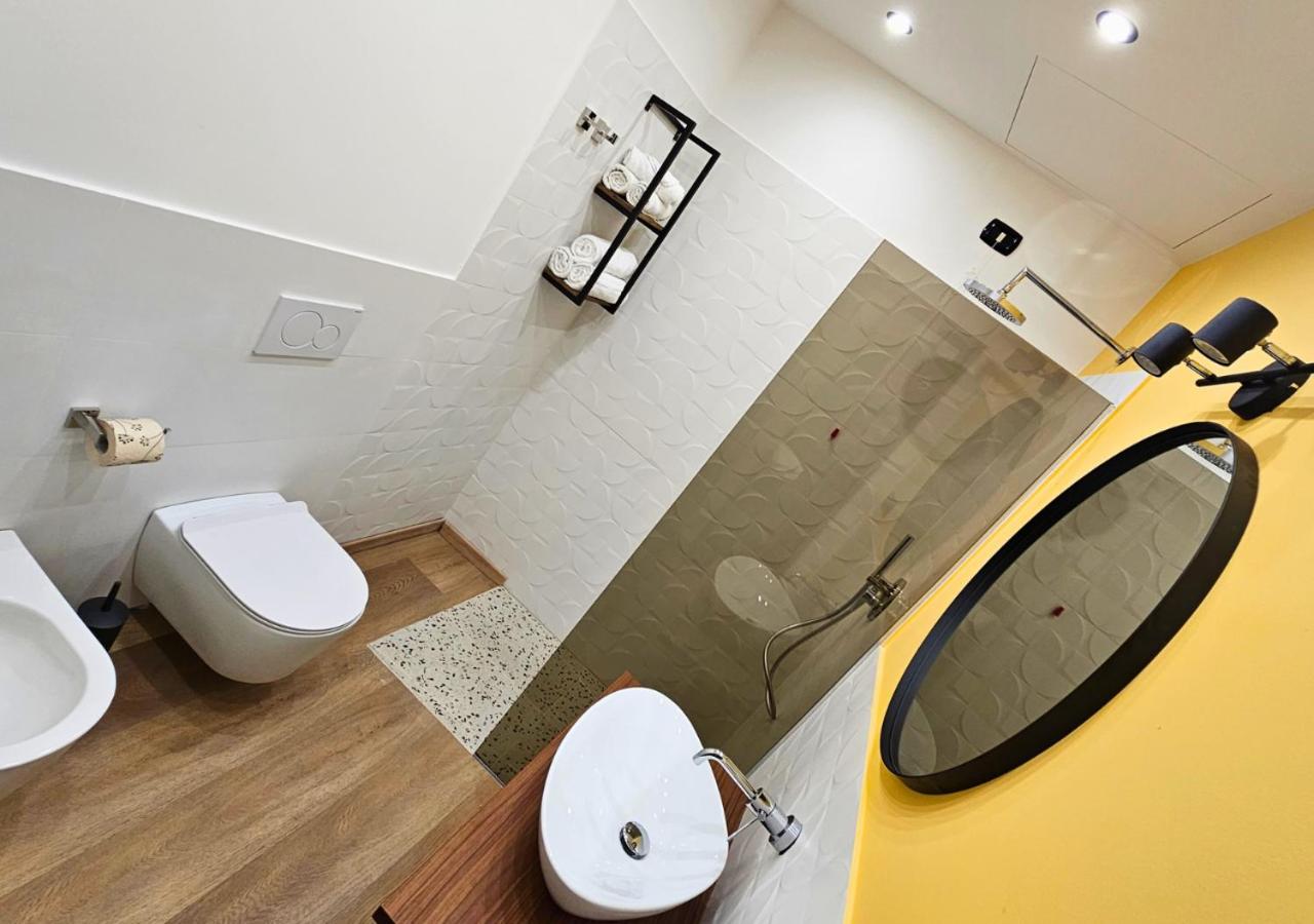 Double or Twin Room - Photo 7