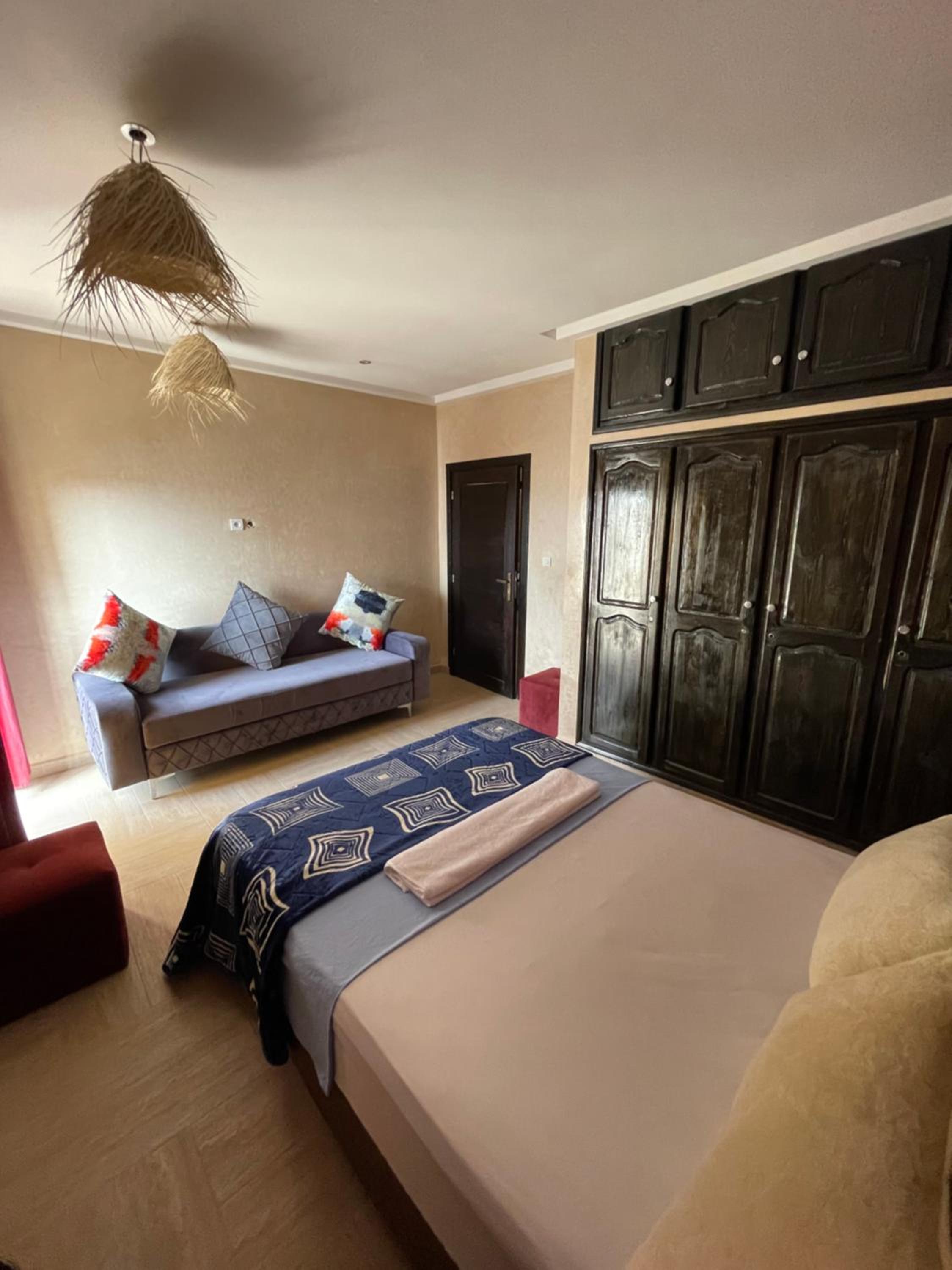 Queen Room with Balcony photo 2