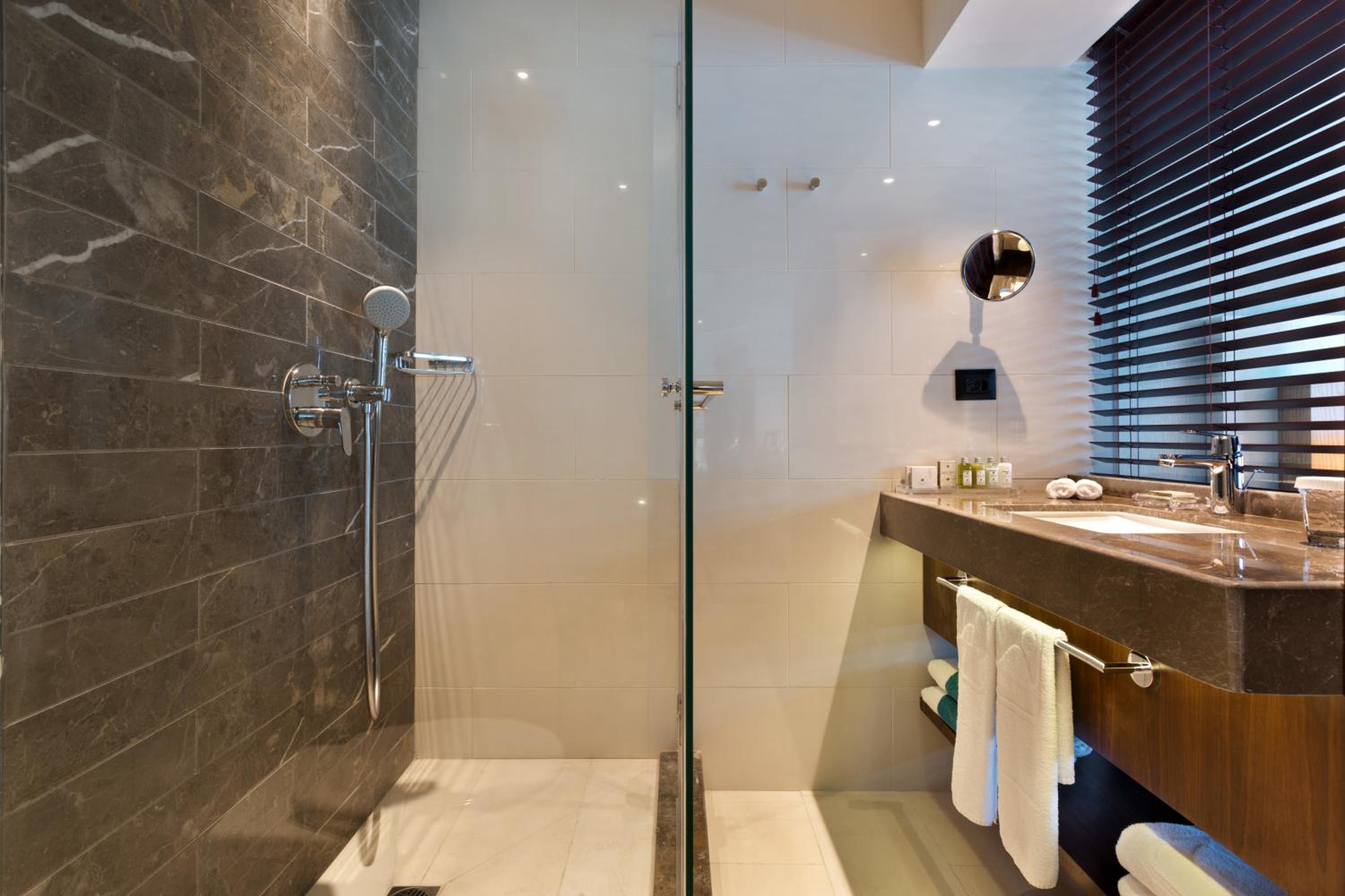 Deluxe Double Special Room with Balcony - Photo 4
