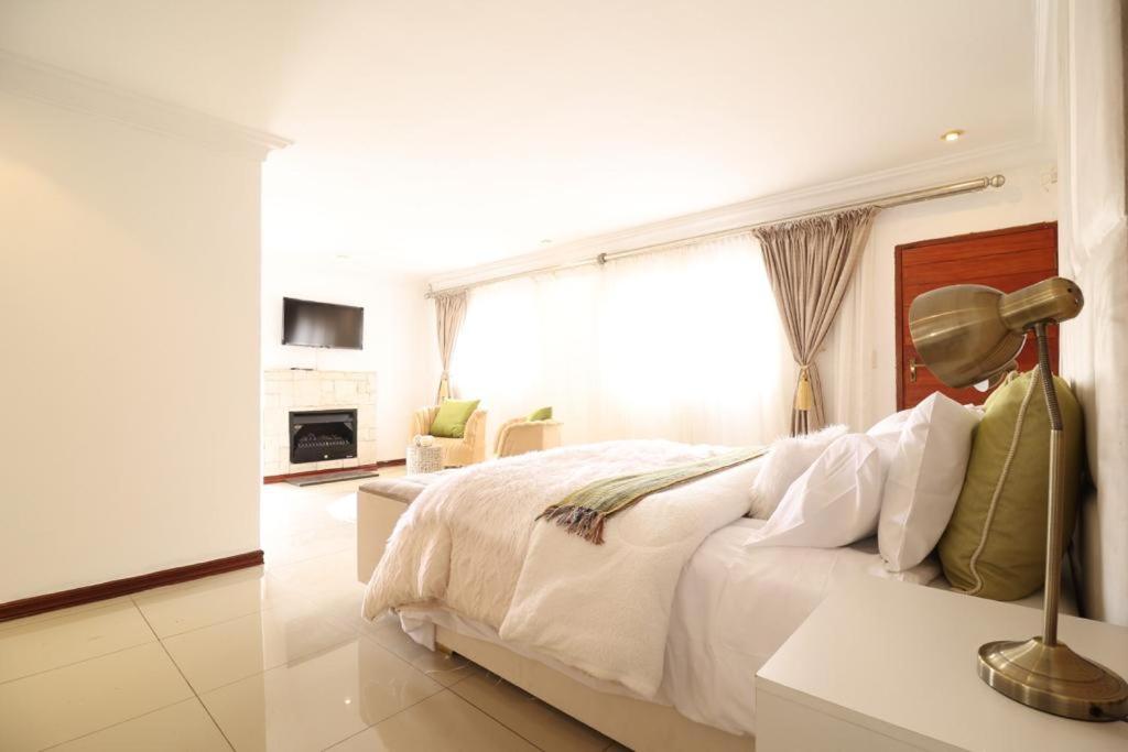 Three-Bedroom House photo 1