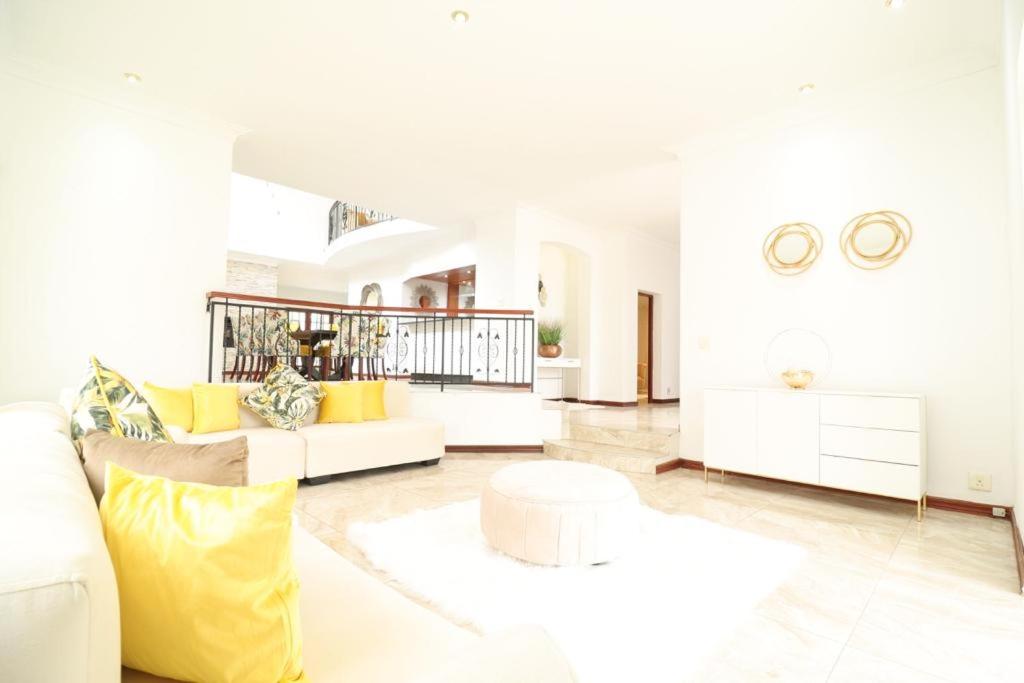 Three-Bedroom House photo 2