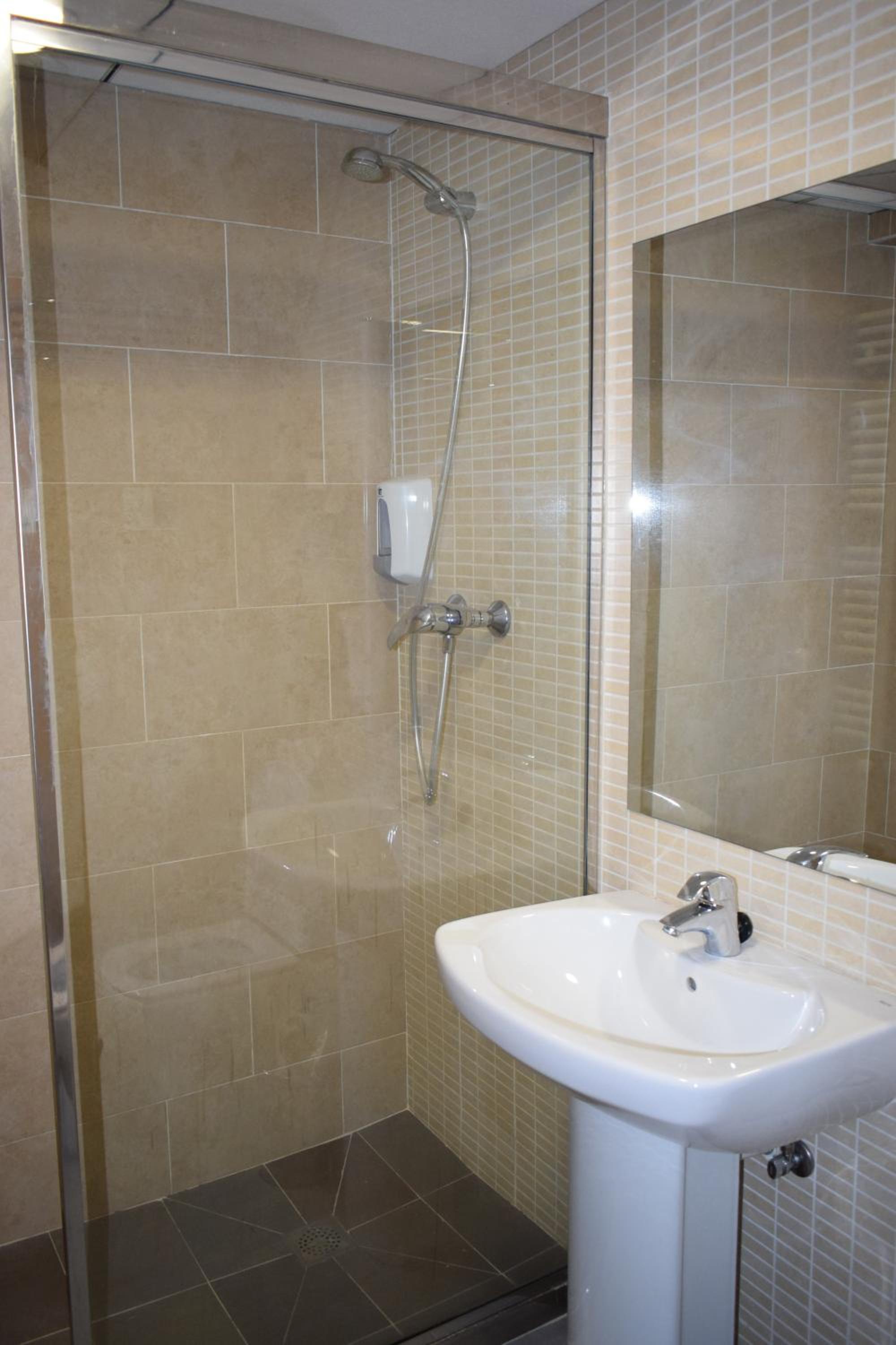 Standard Twin Room with Mountain View photo 2