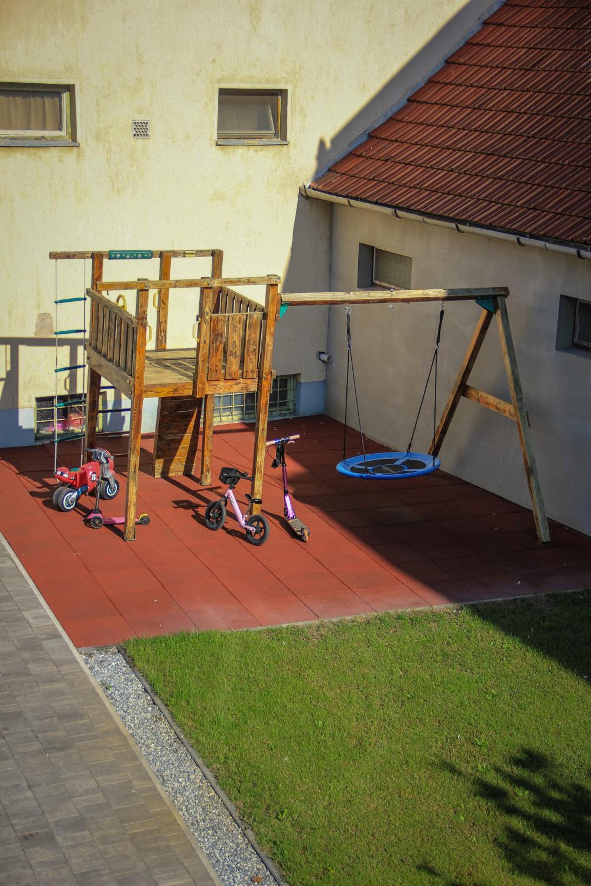Studio with Garden View photo 3