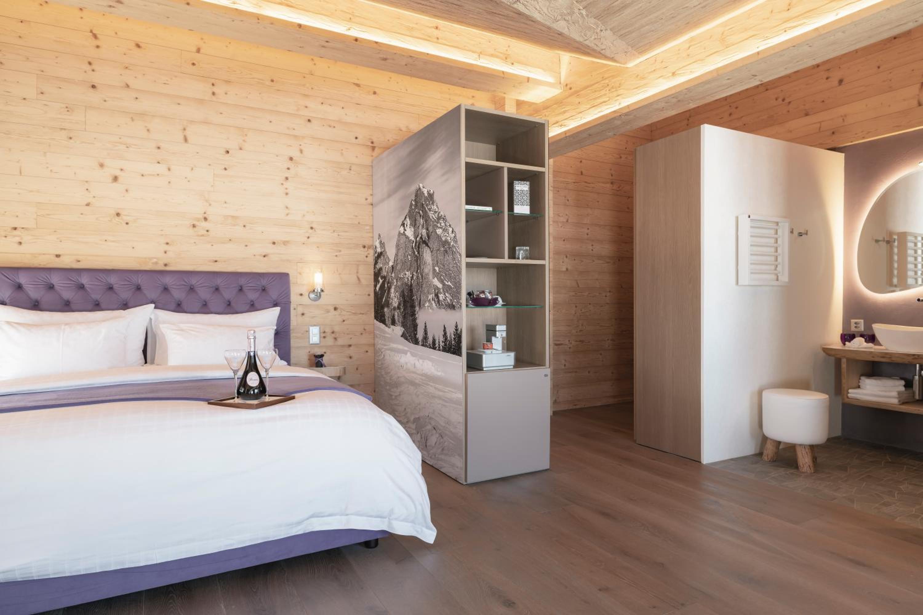 Suite with Balcony - Photo 5