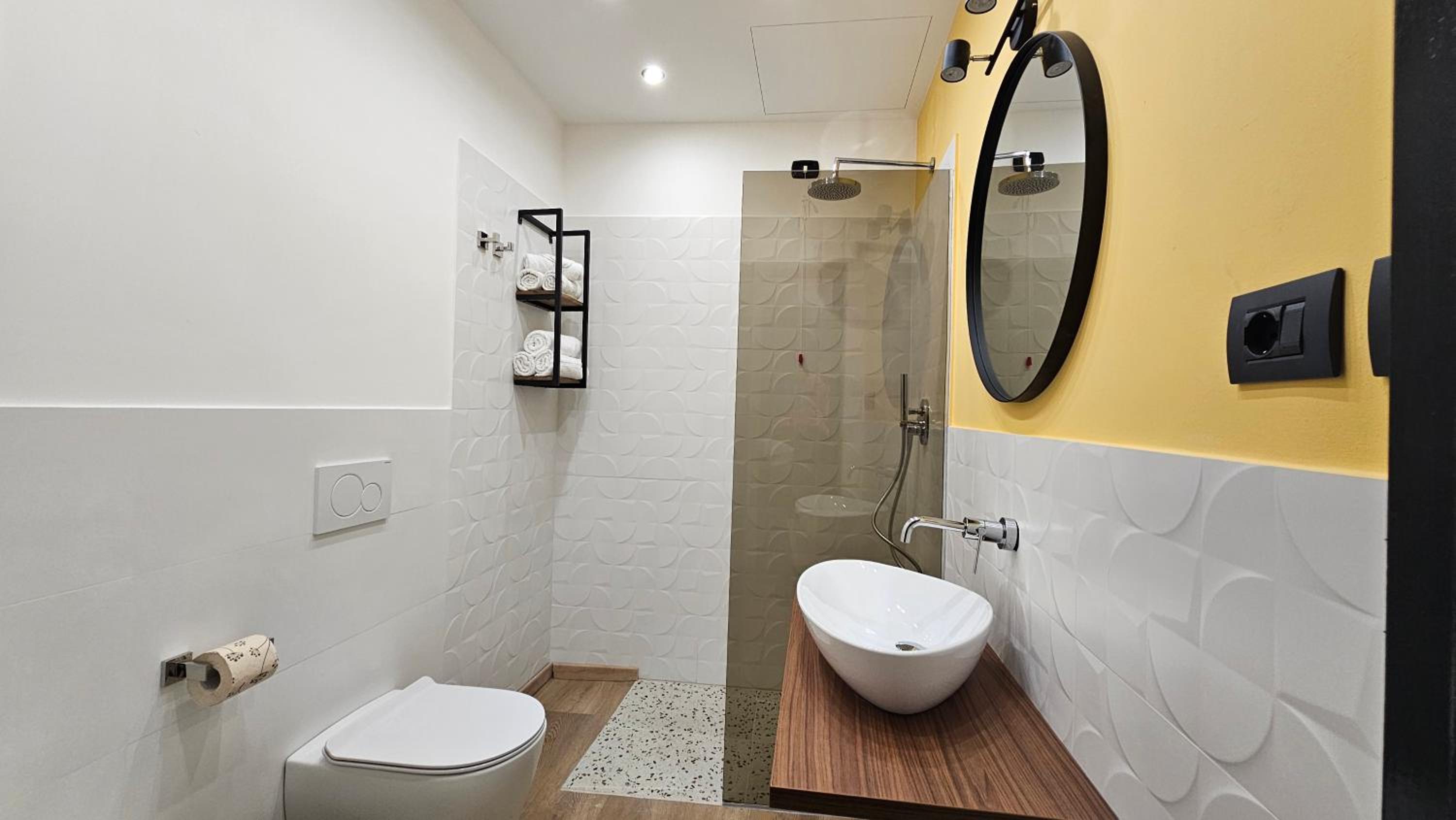 Double or Twin Room - Photo 8