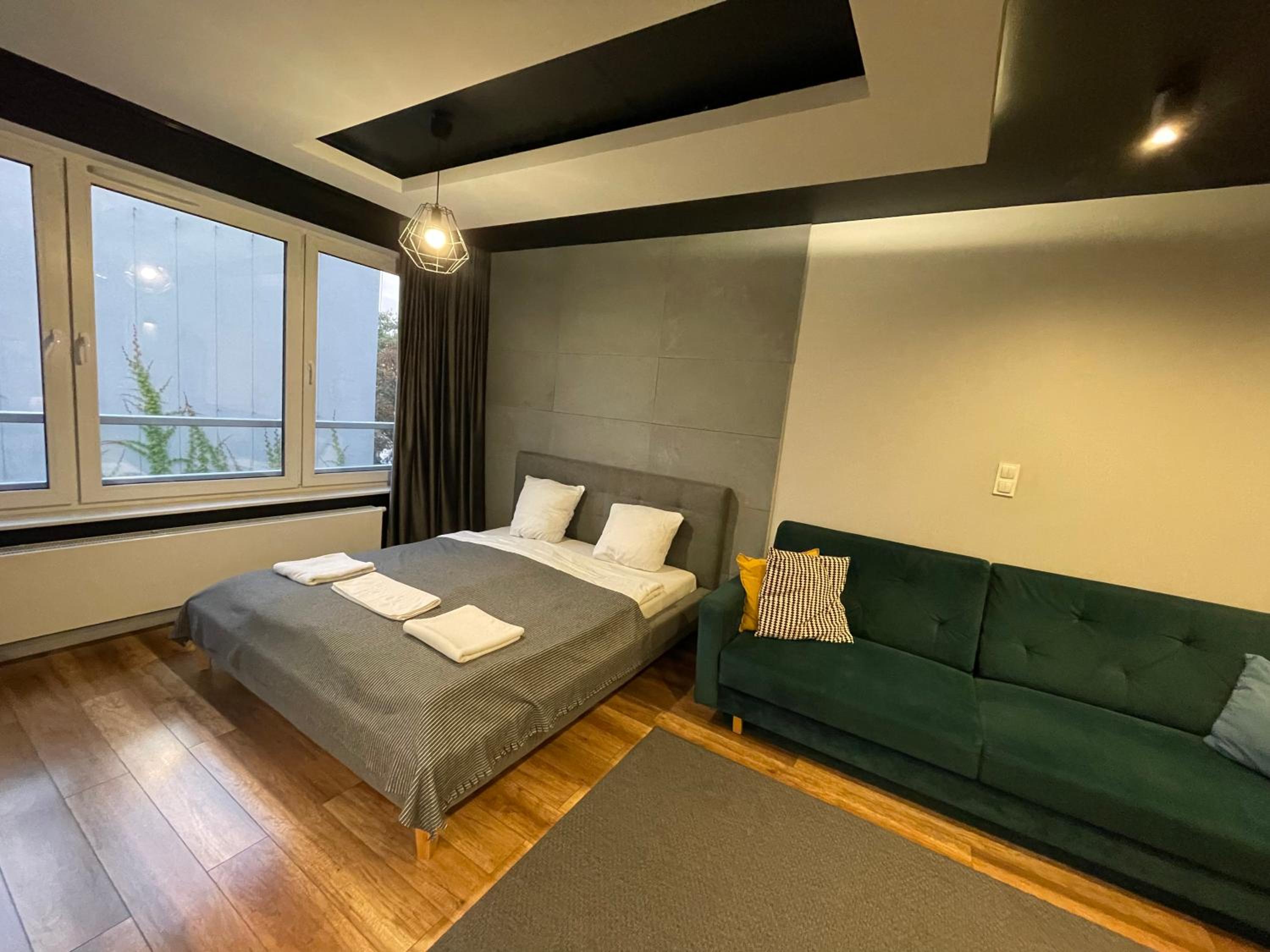One-Bedroom Apartment - Photo 3