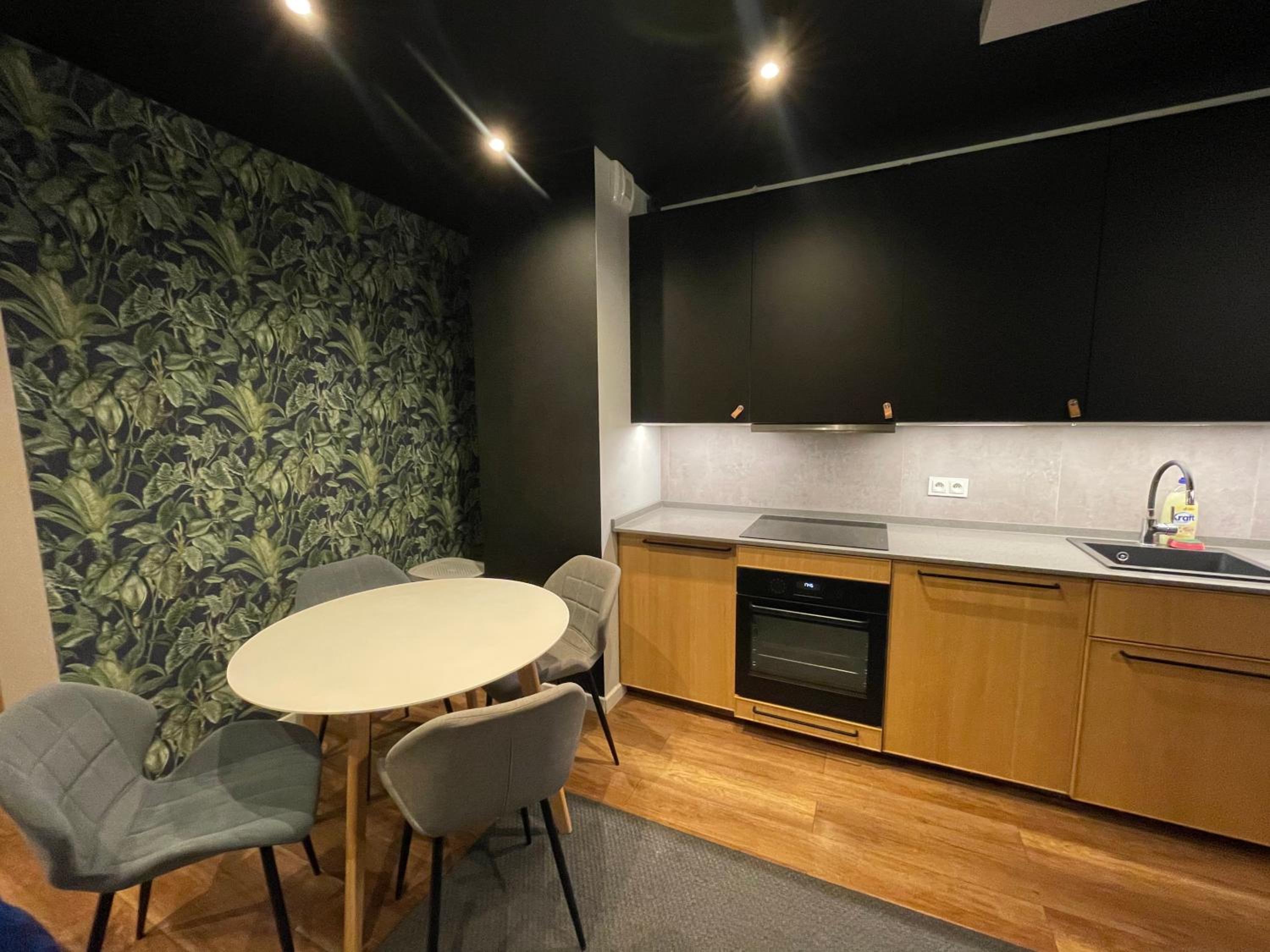 One-Bedroom Apartment - Photo 8