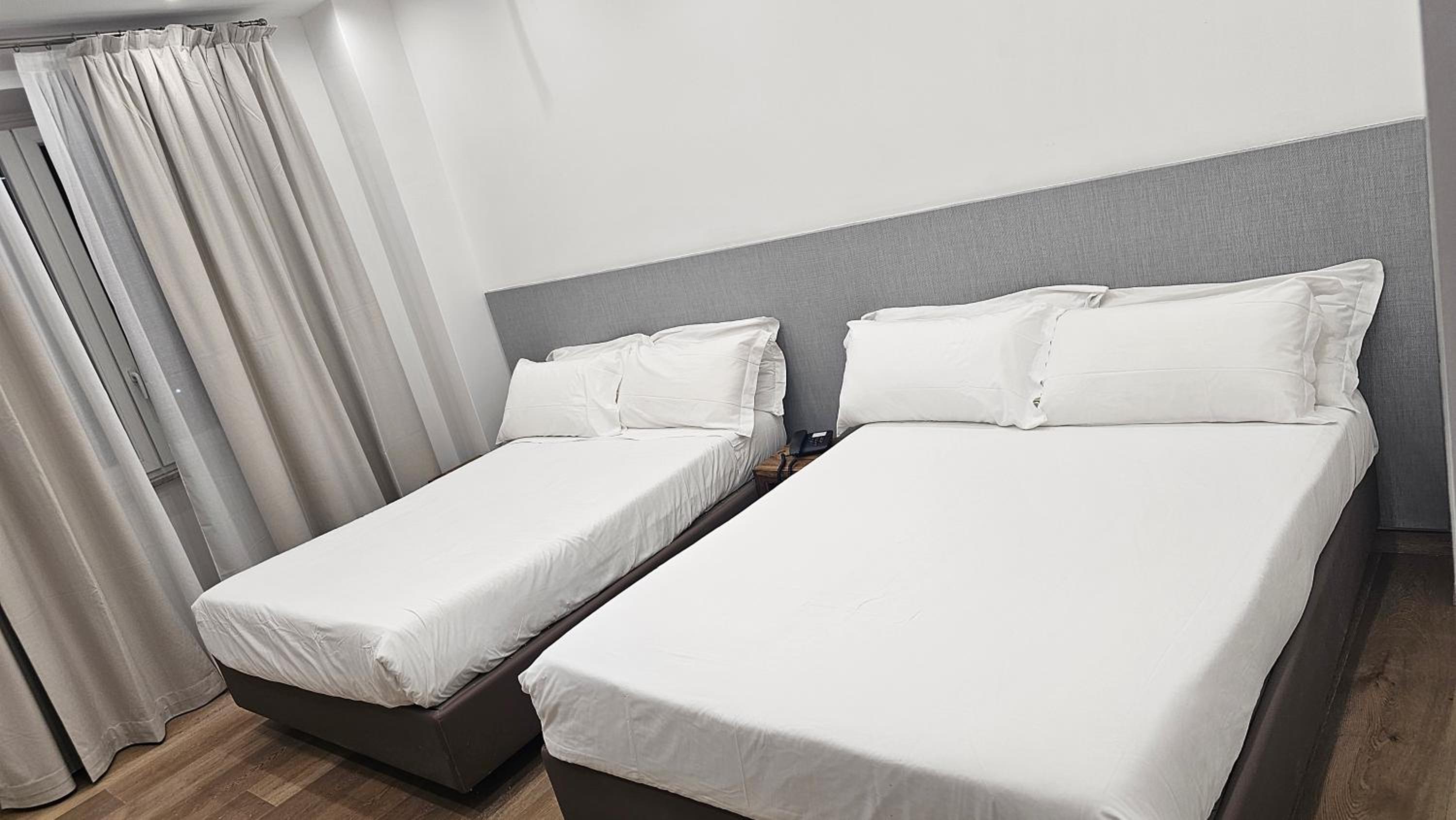 Quadruple Room - Photo 1