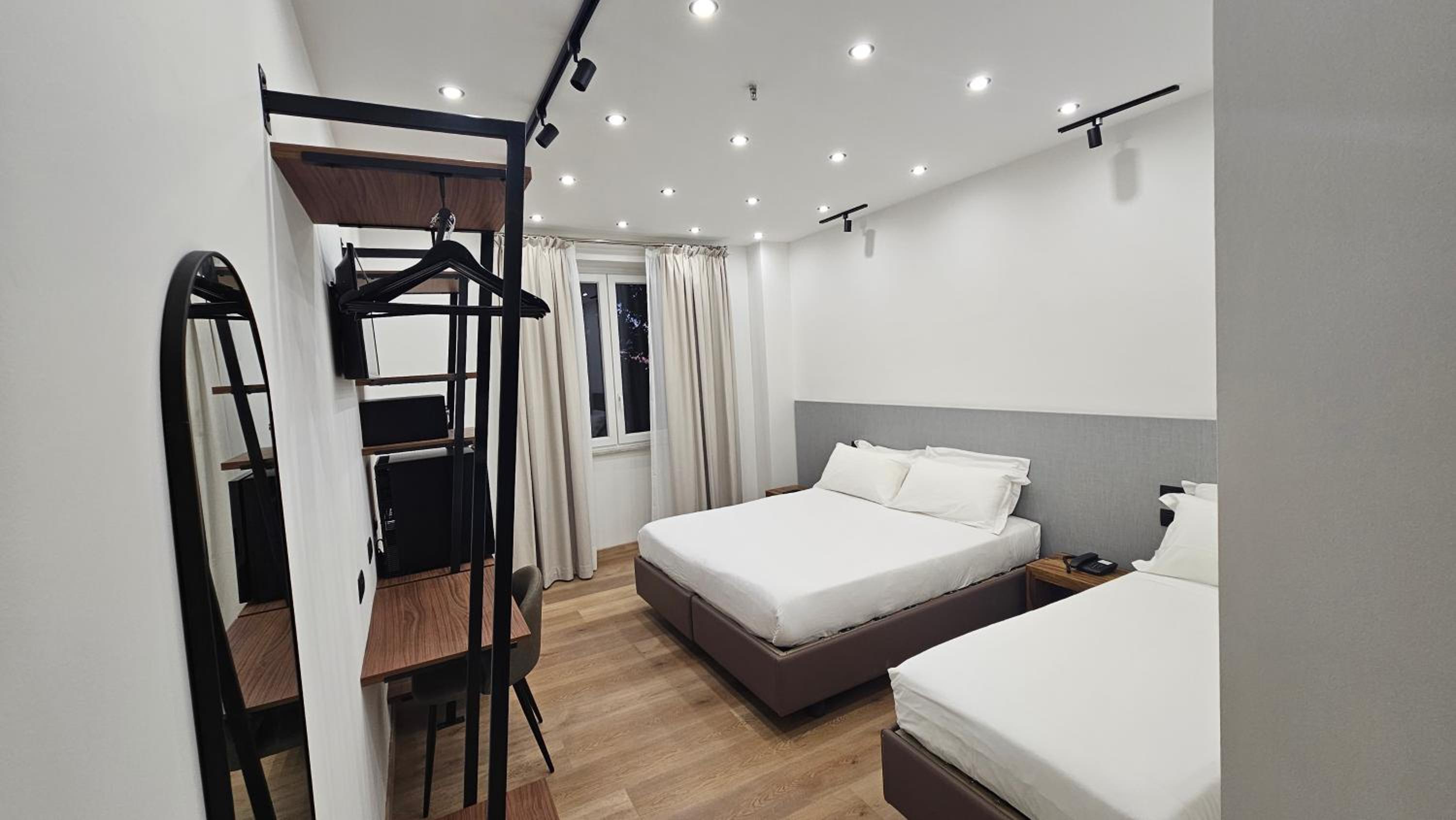 Quadruple Room - Photo 4