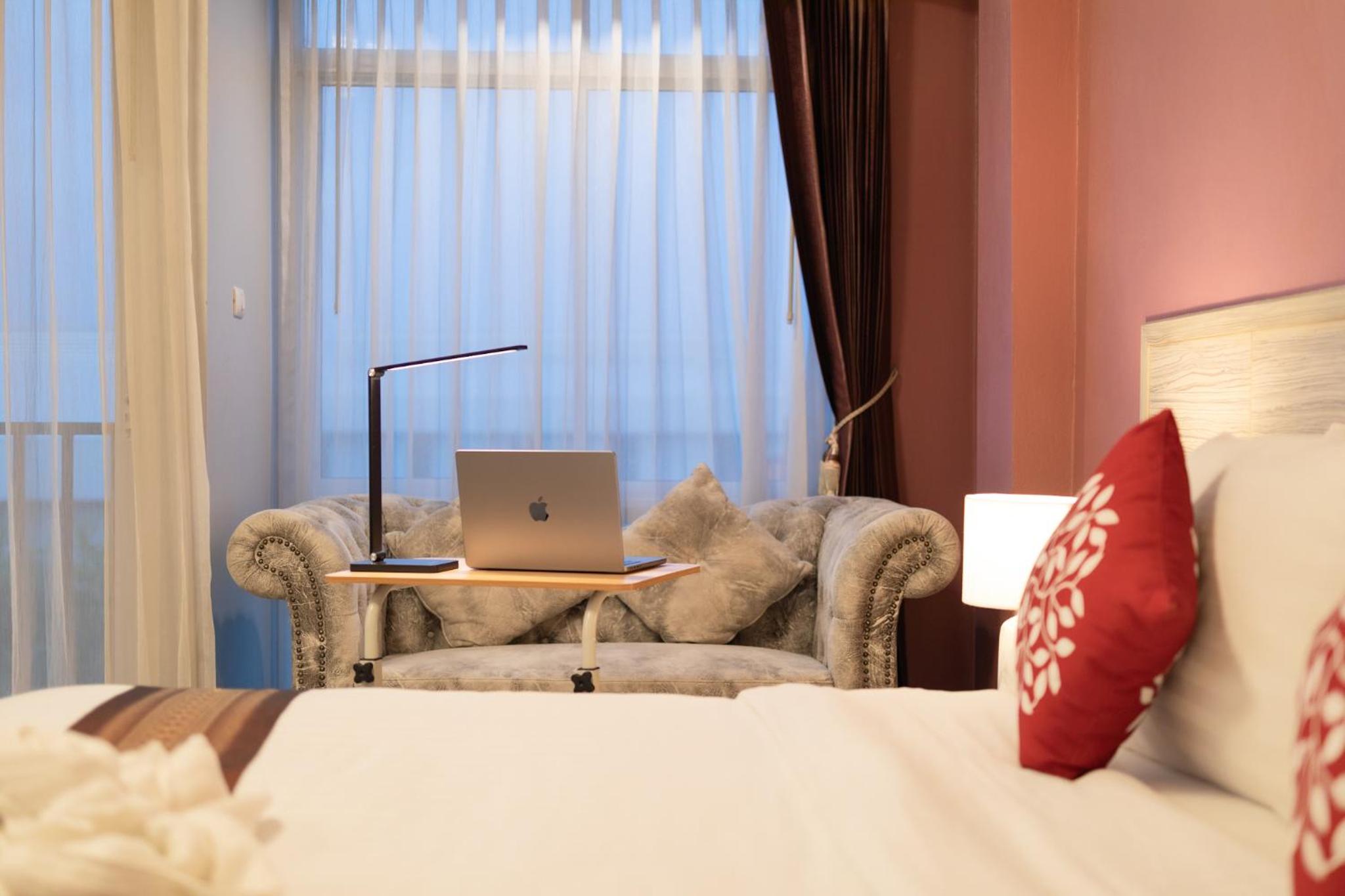 Deluxe King Room photo 2