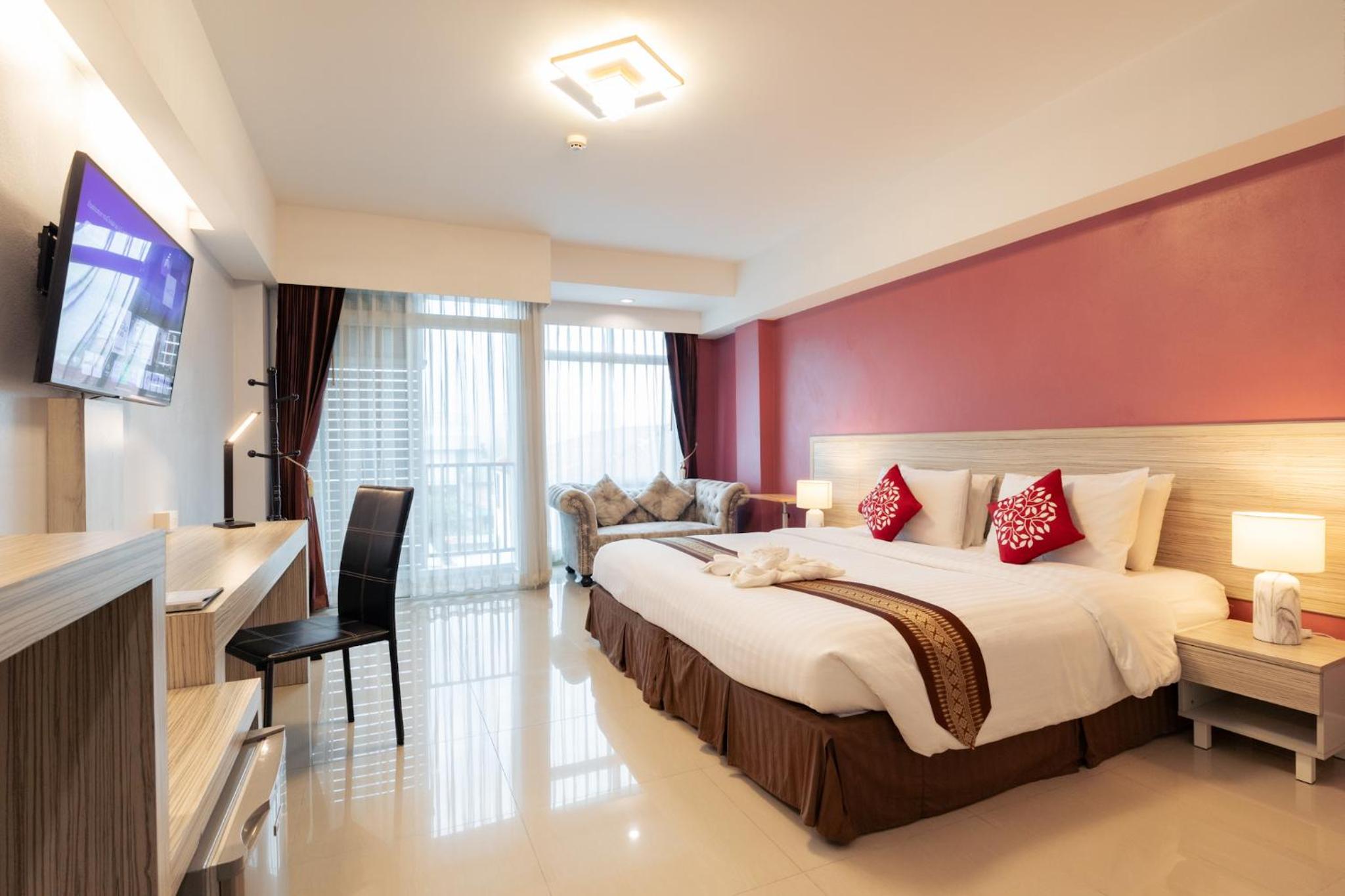 Deluxe King Room photo 3