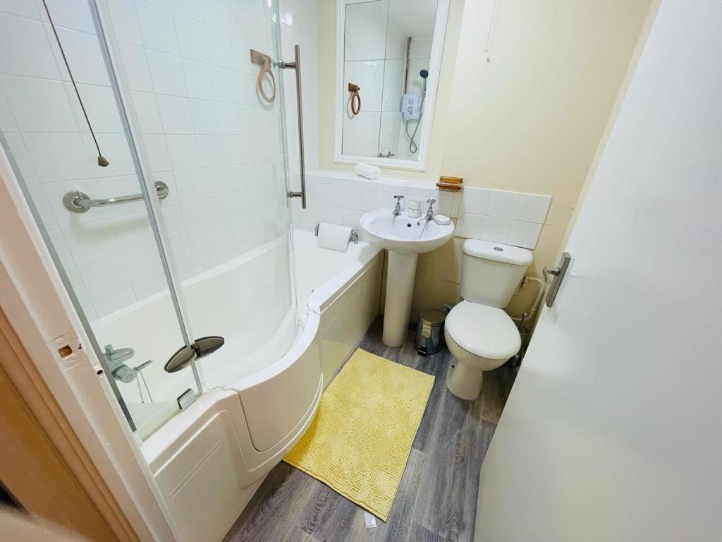 Two-Bedroom House photo 2