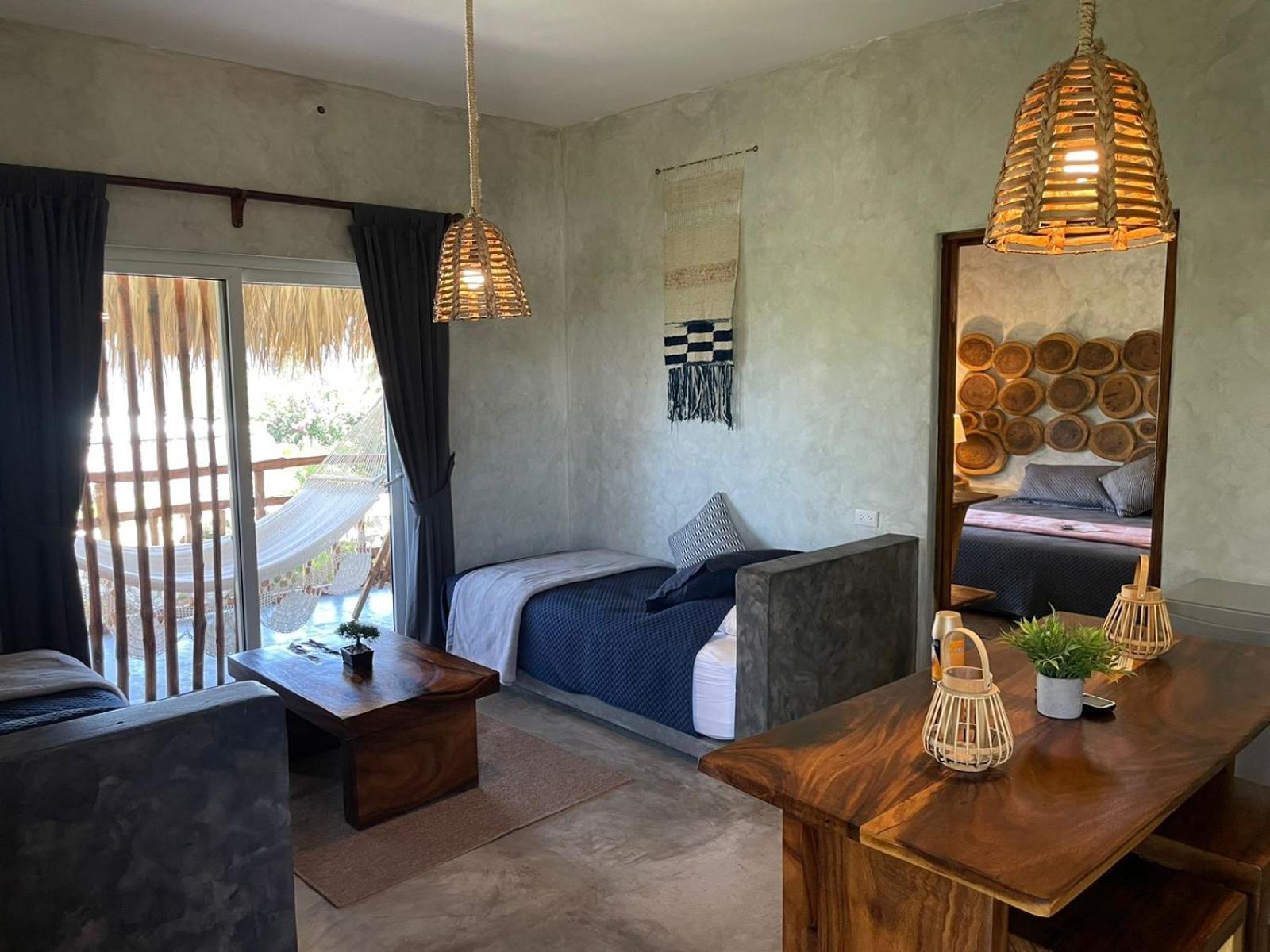 Deluxe Suite with Sea View photo 2