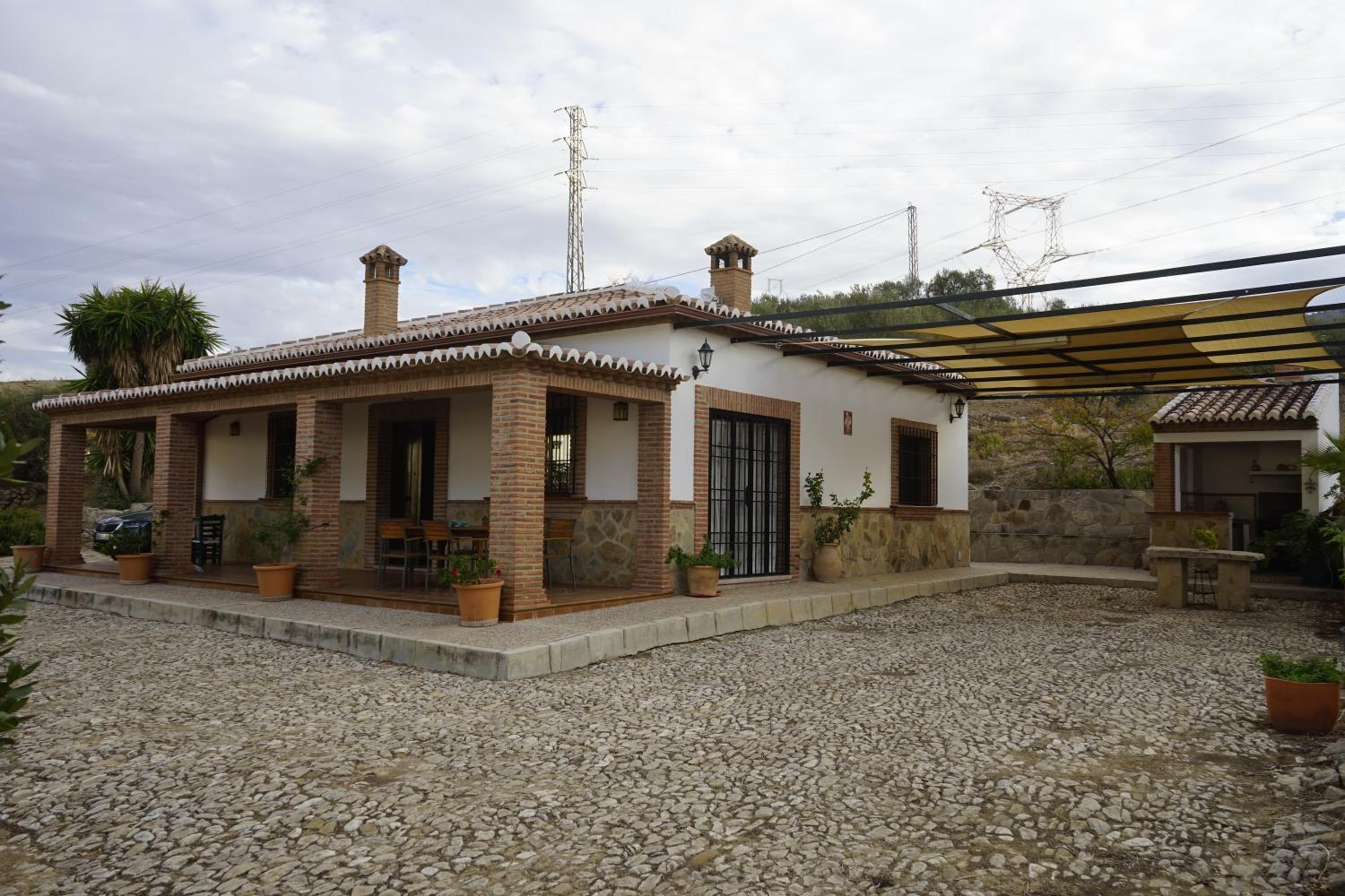 Three-Bedroom House photo 2