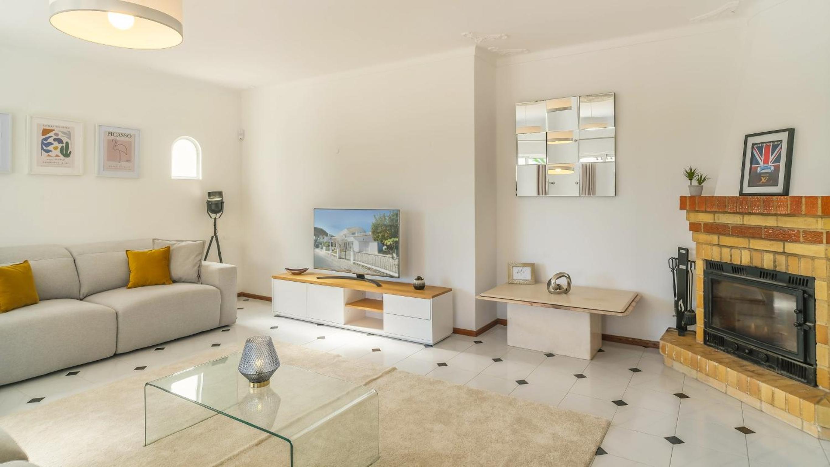 Four-Bedroom House photo 1