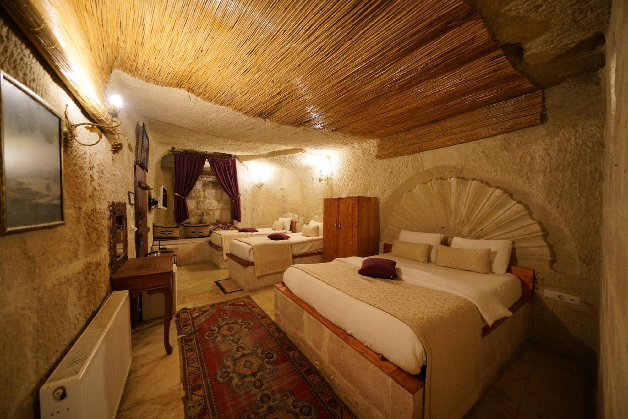 Quadruple Room - Photo 1
