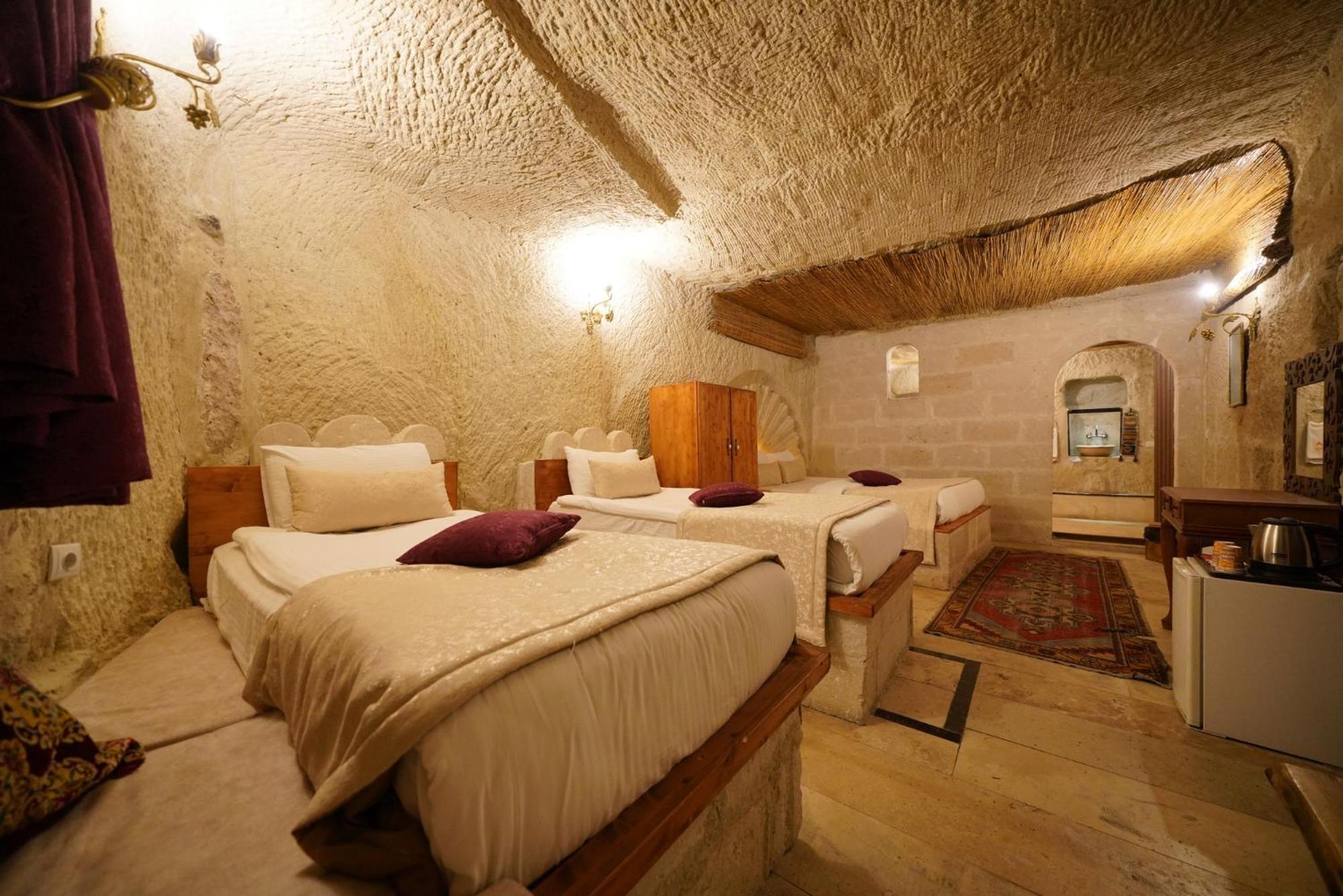 Quadruple Room - Photo 9
