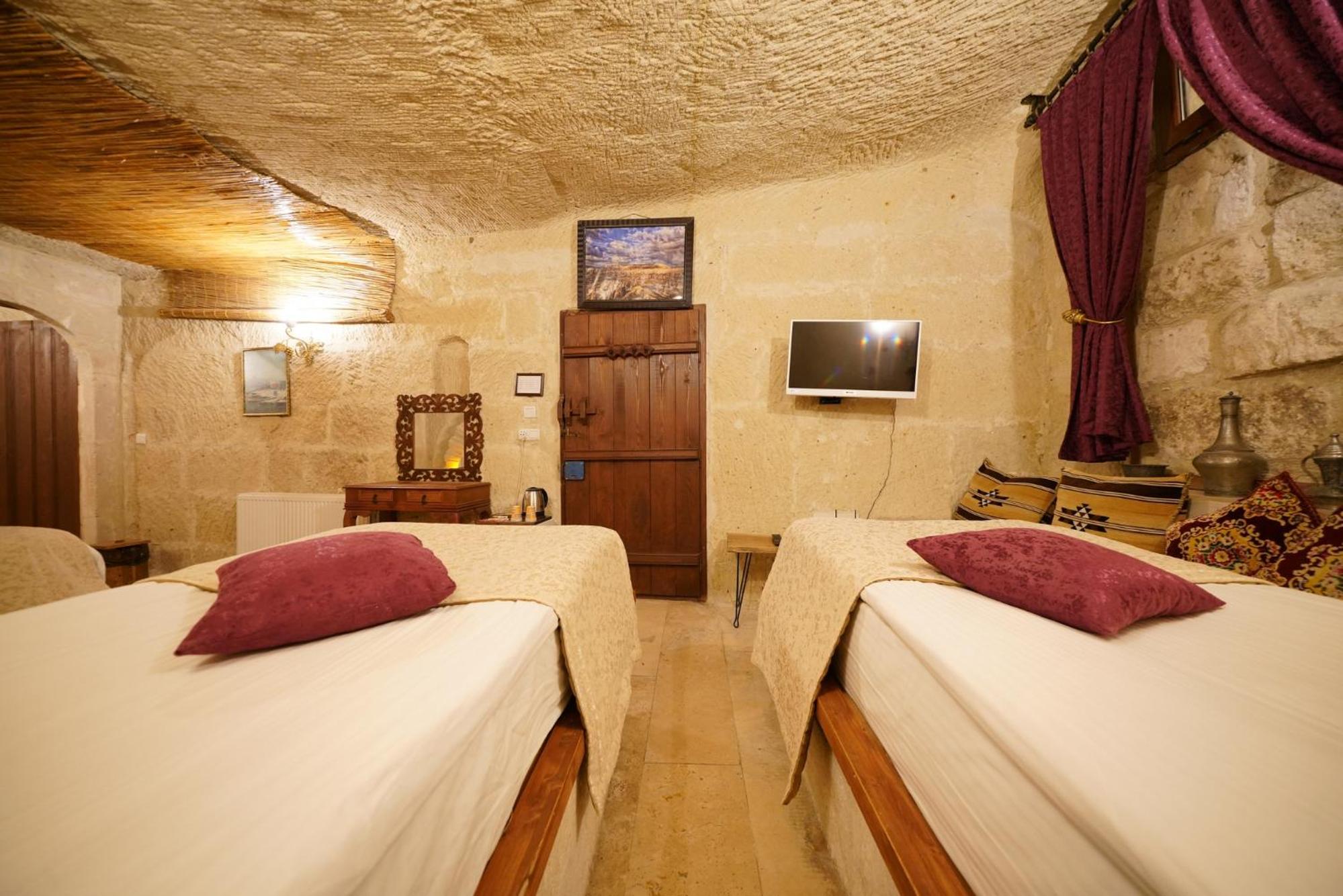Quadruple Room - Photo 7