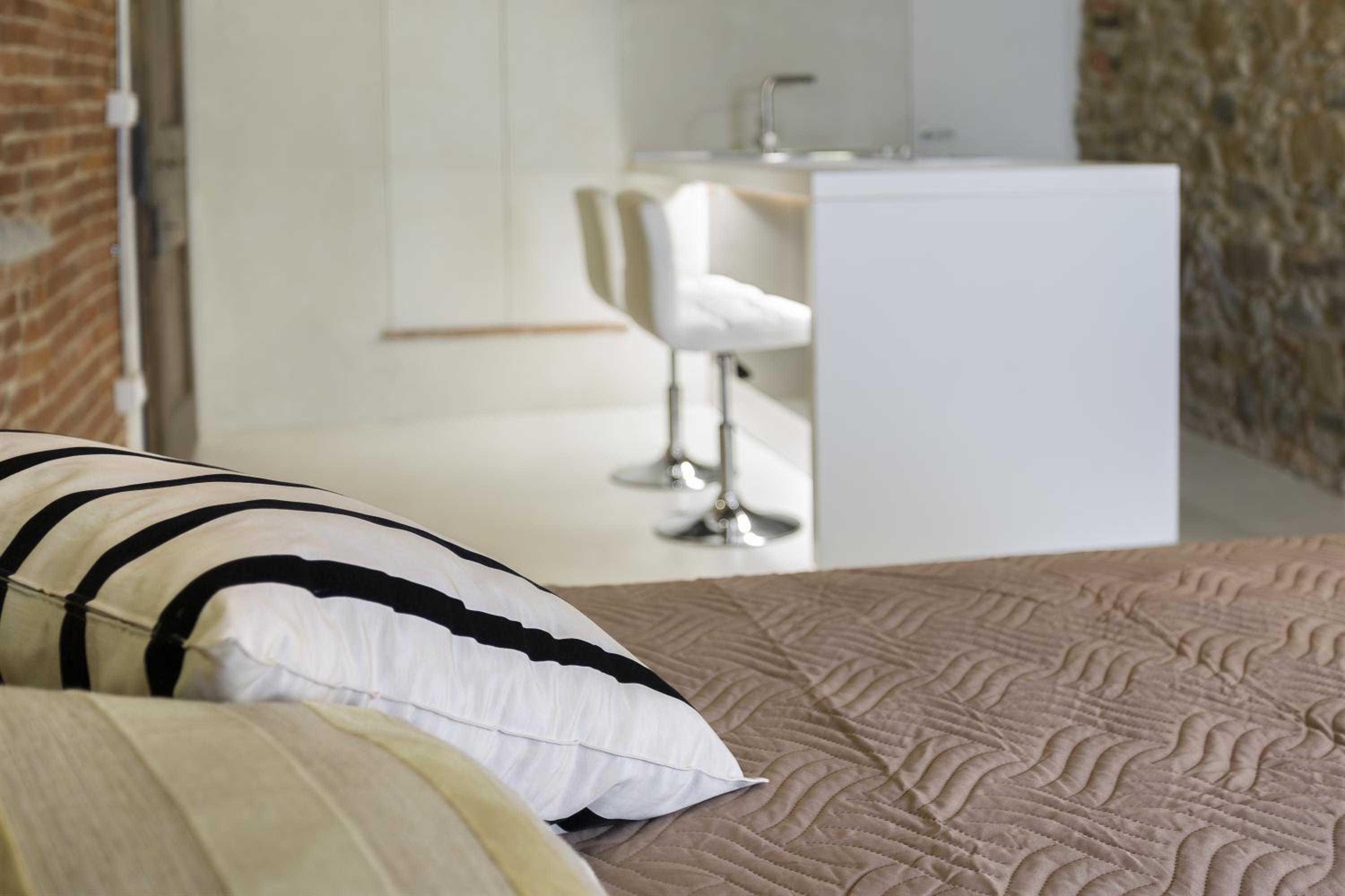 Studio Apartment - Photo 3
