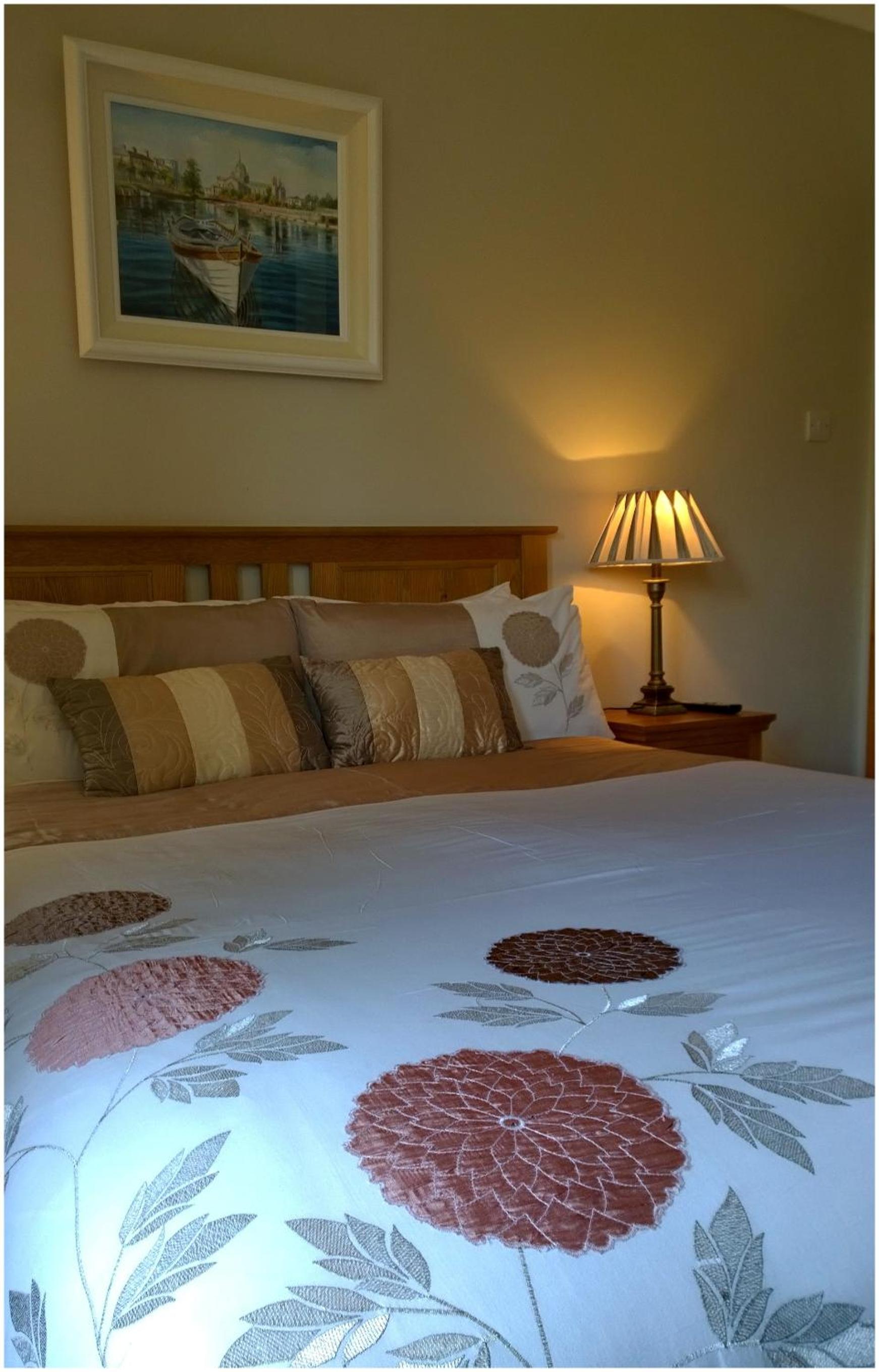 Queen Room photo 2